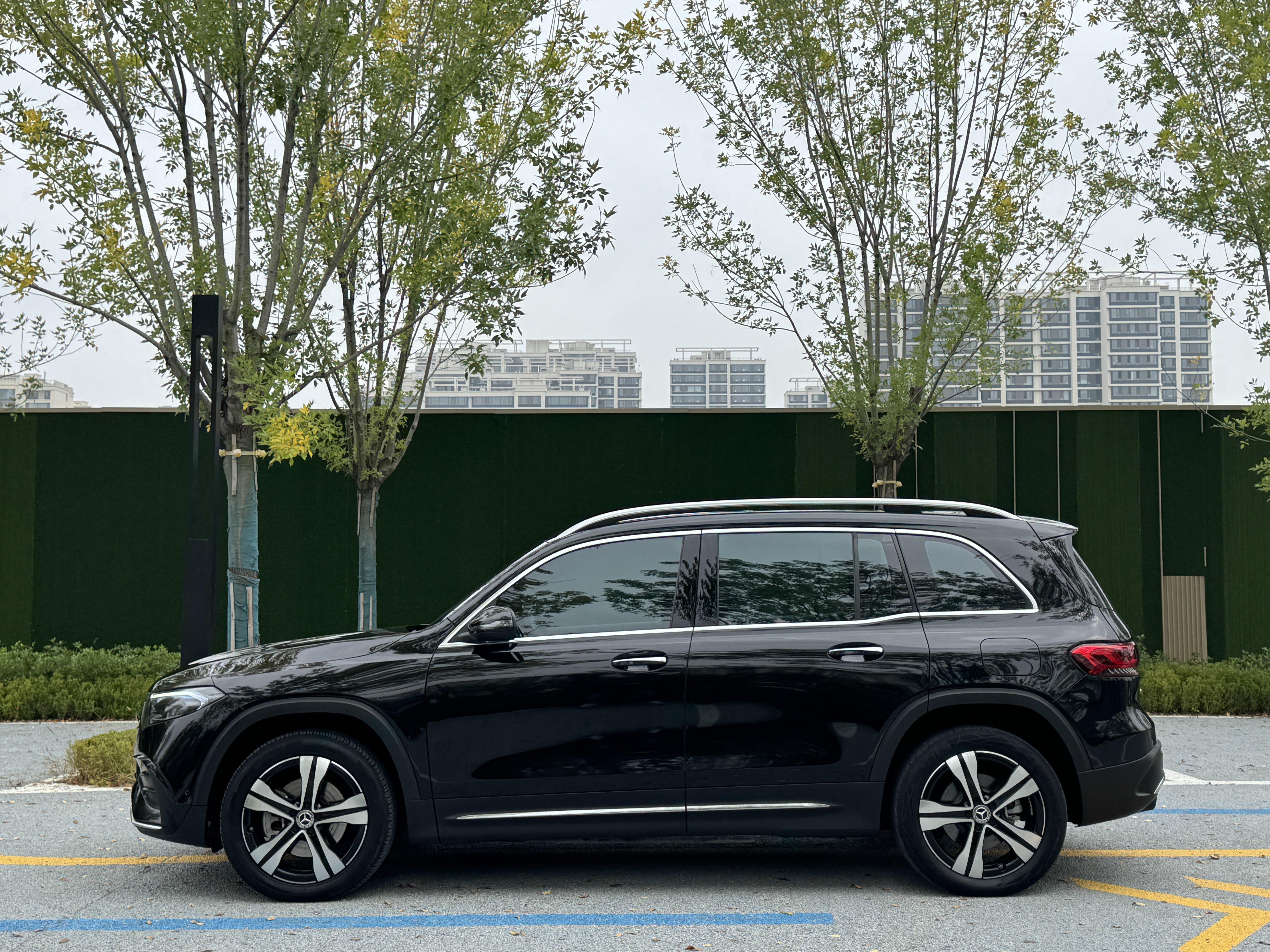 Mercedes-Benz EQB Class 2022 car image #4