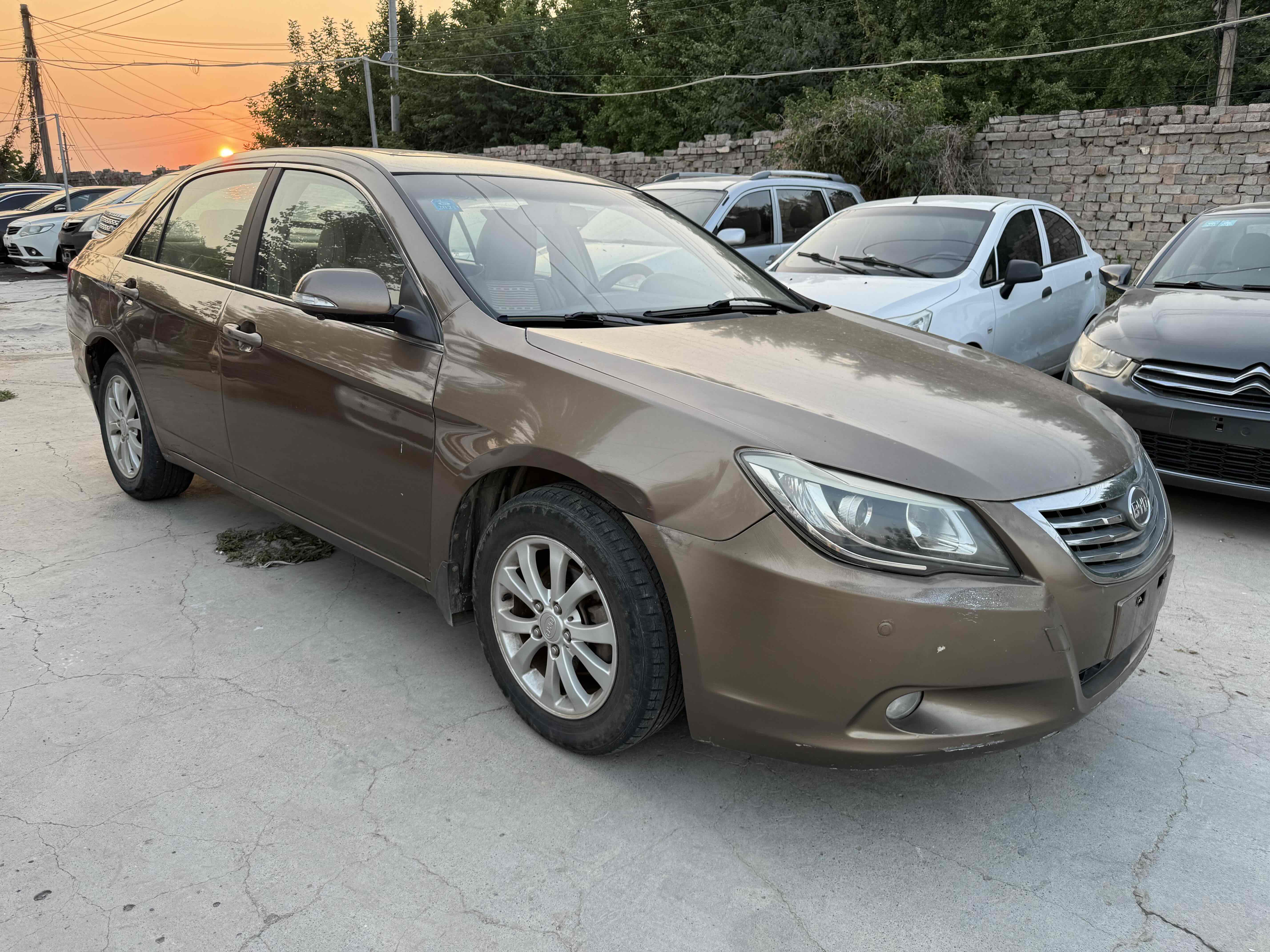 BYD G6 2014 car image #4