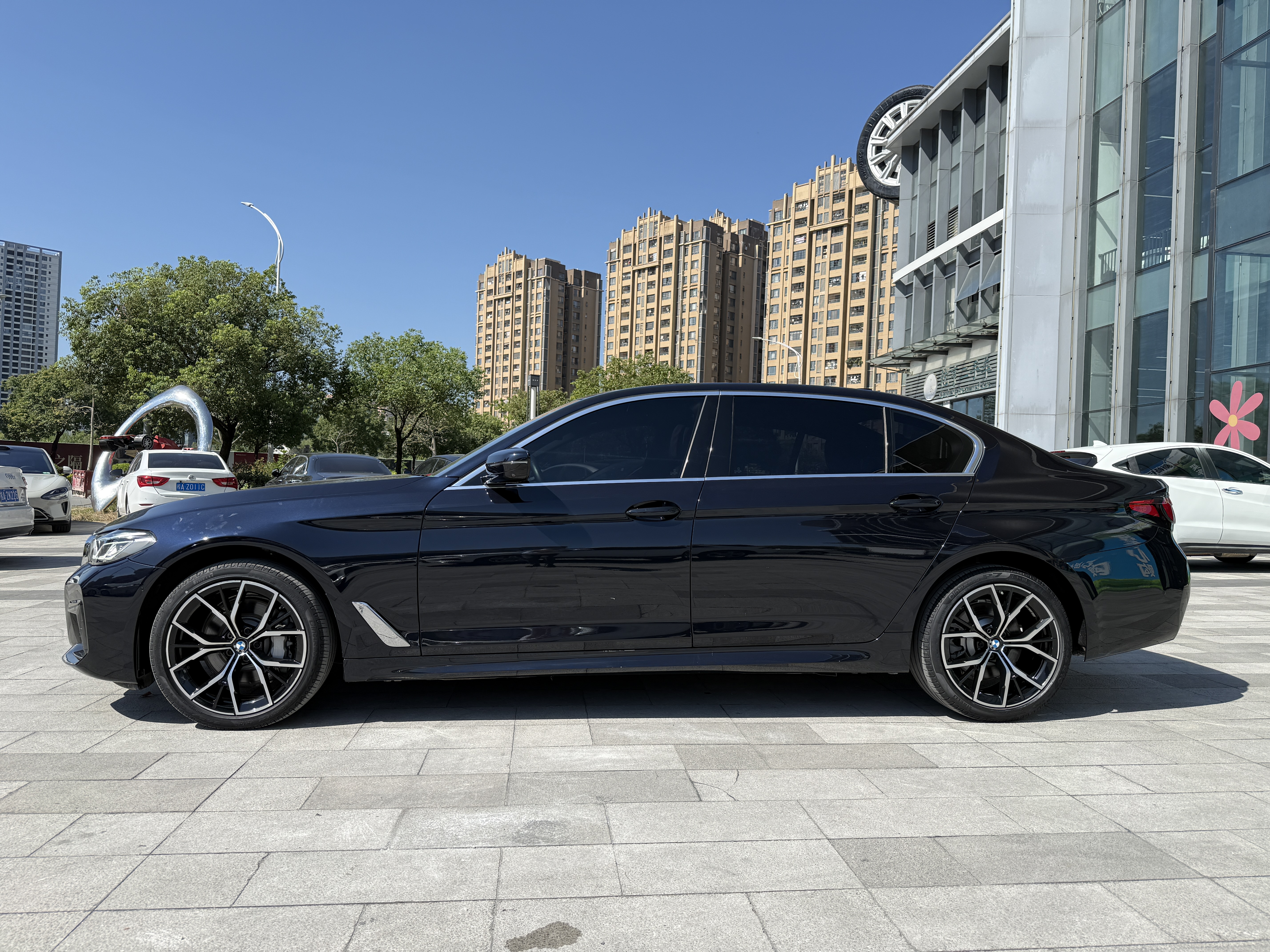 BMW 5 Series 2022 #4 BMW 5 Series 2022 car image #4
