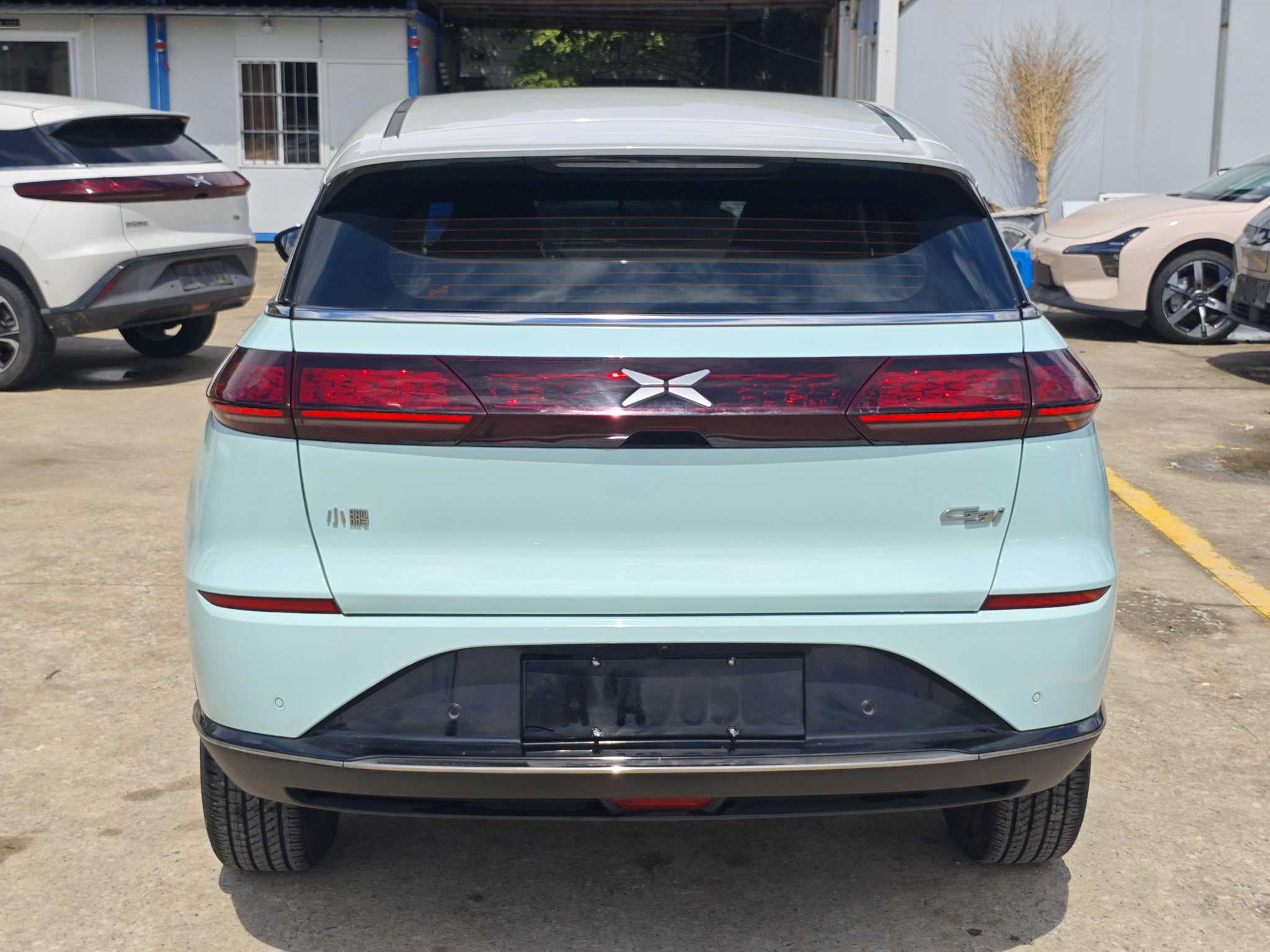 Xpeng 2023 car image #4