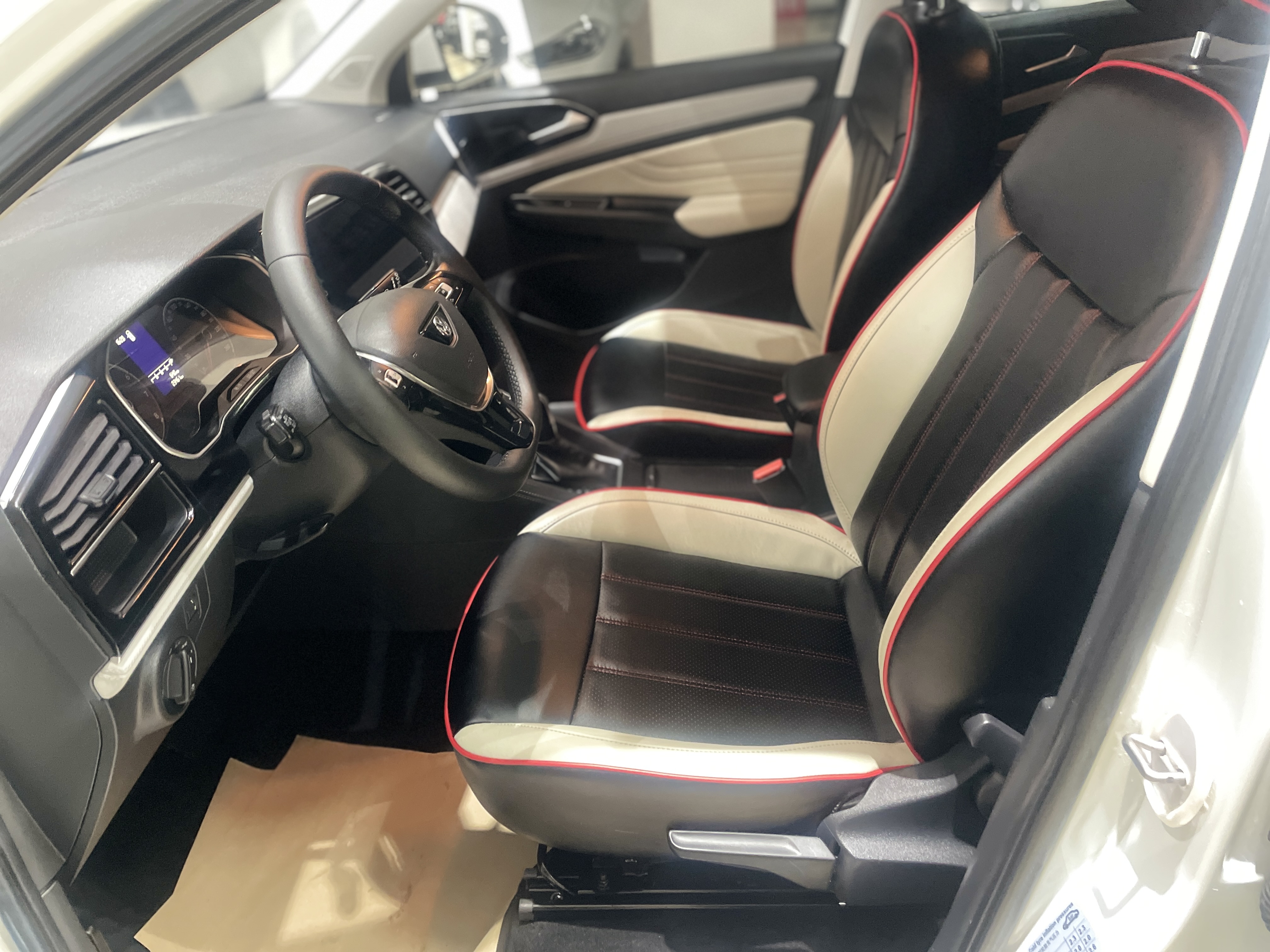 VS5 2022 car image #4