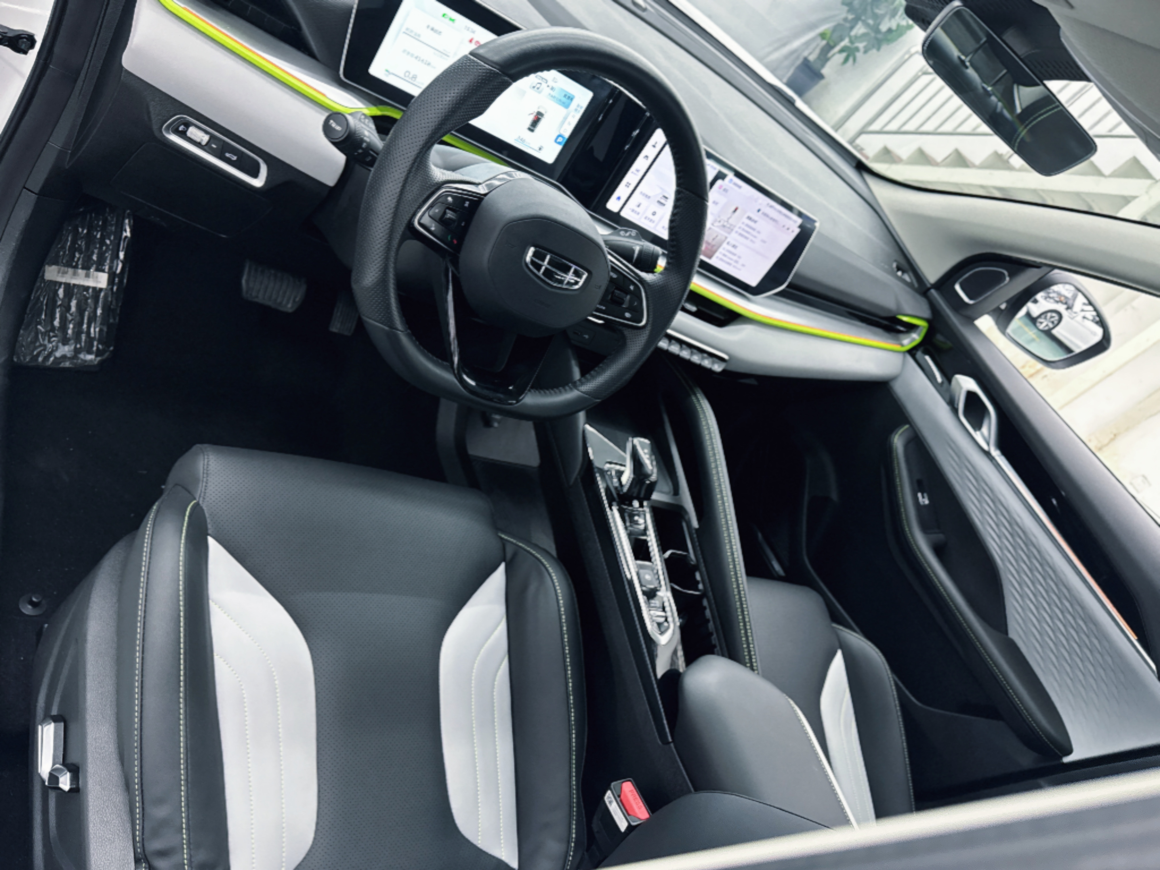 GEELY Coolray 2022 #4 GEELY Coolray 2022 car image #4