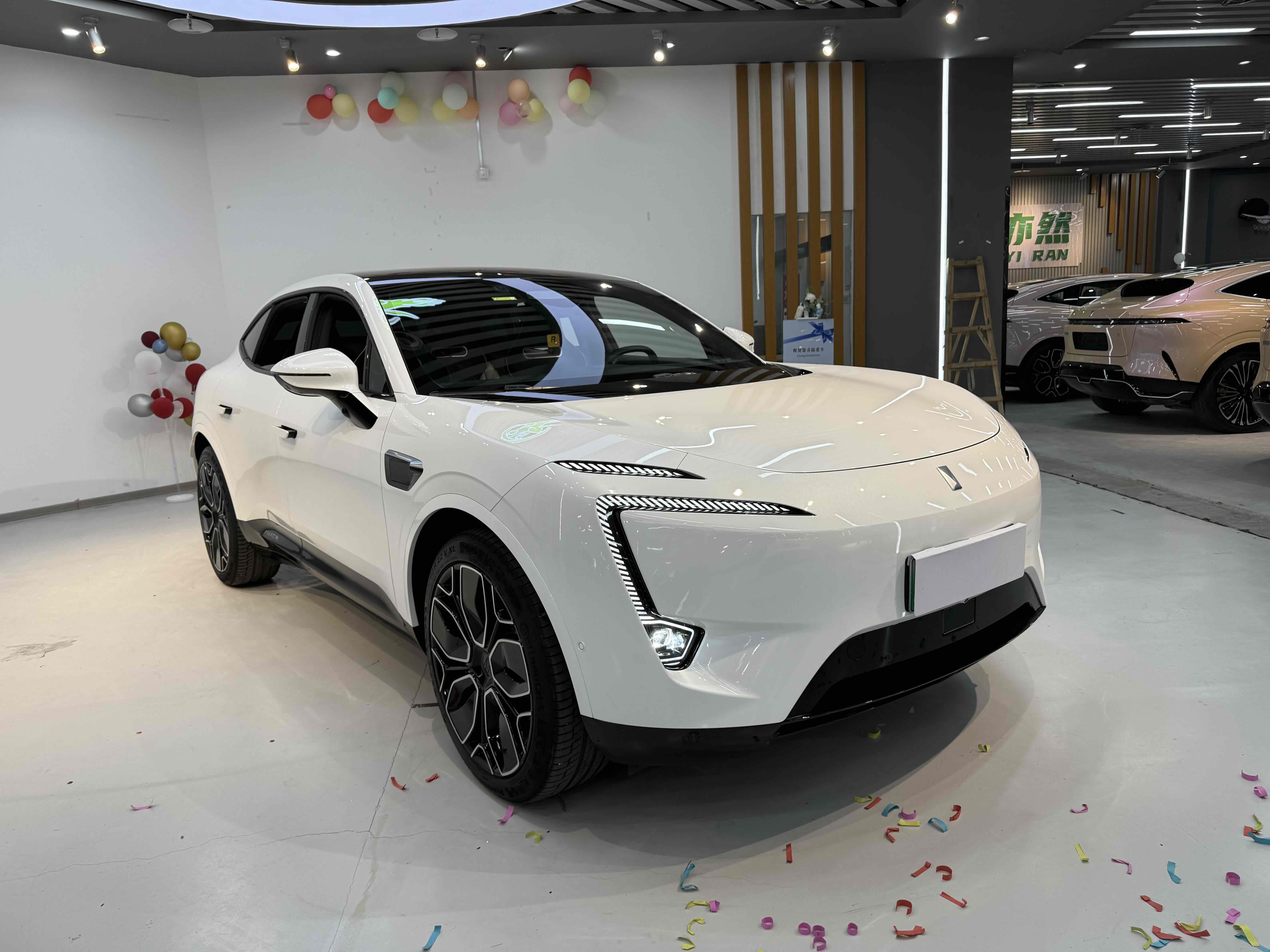 阿维塔 阿维塔11 2023 汽车图片 #4