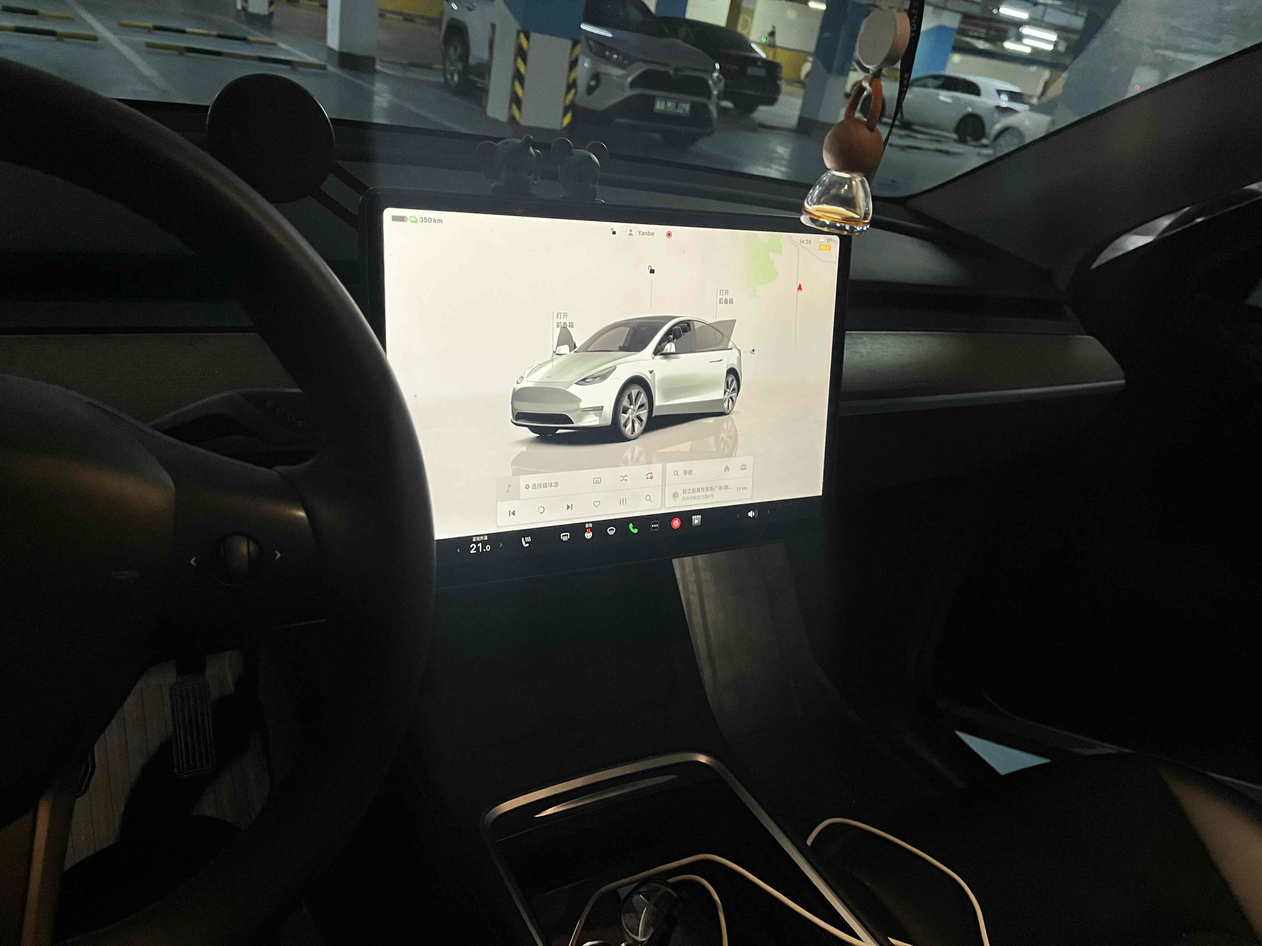 Tesla Model Y 2022 car image #4