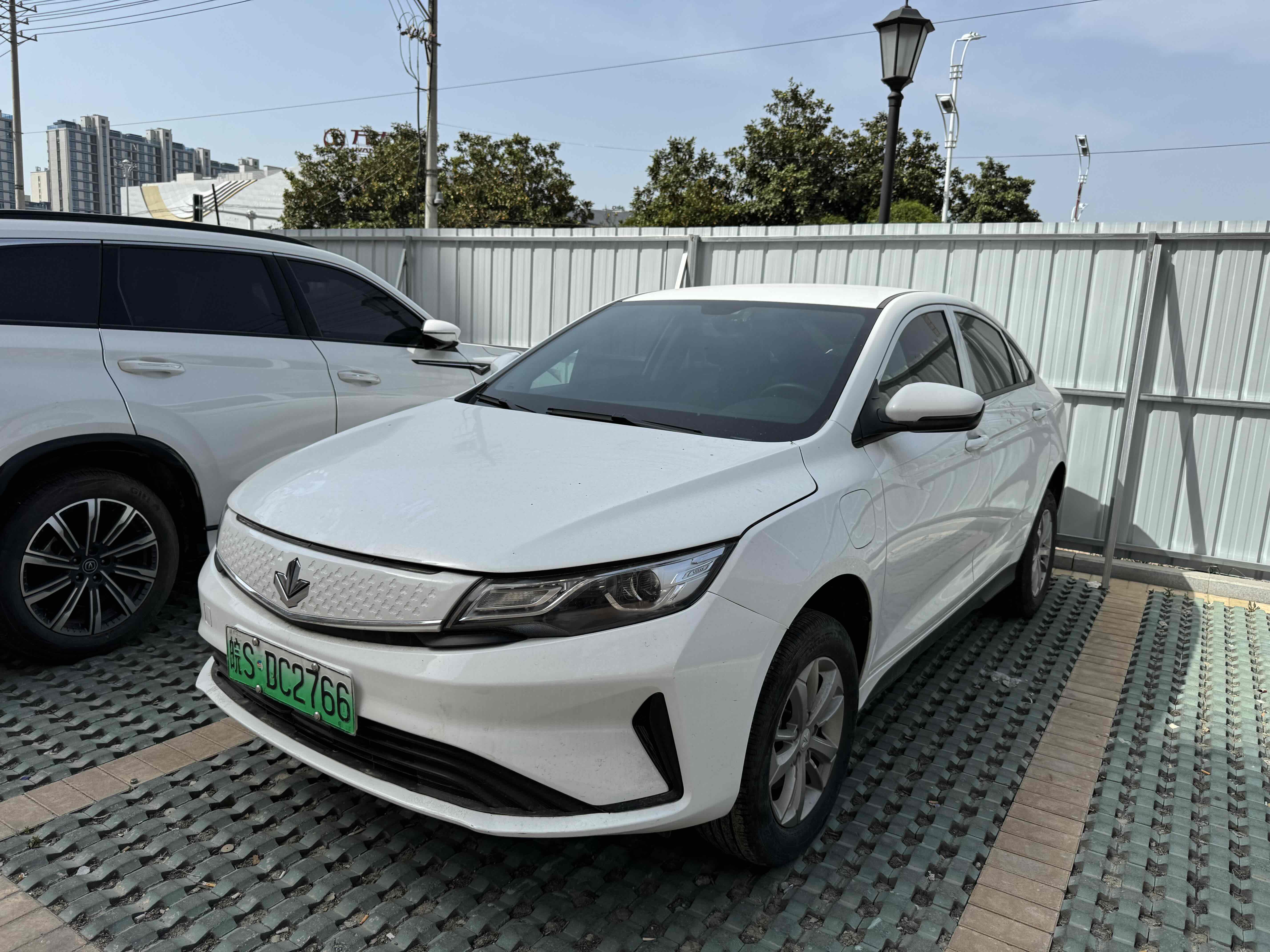 睿蓝汽车 枫叶60s 2022 汽车图片 #4