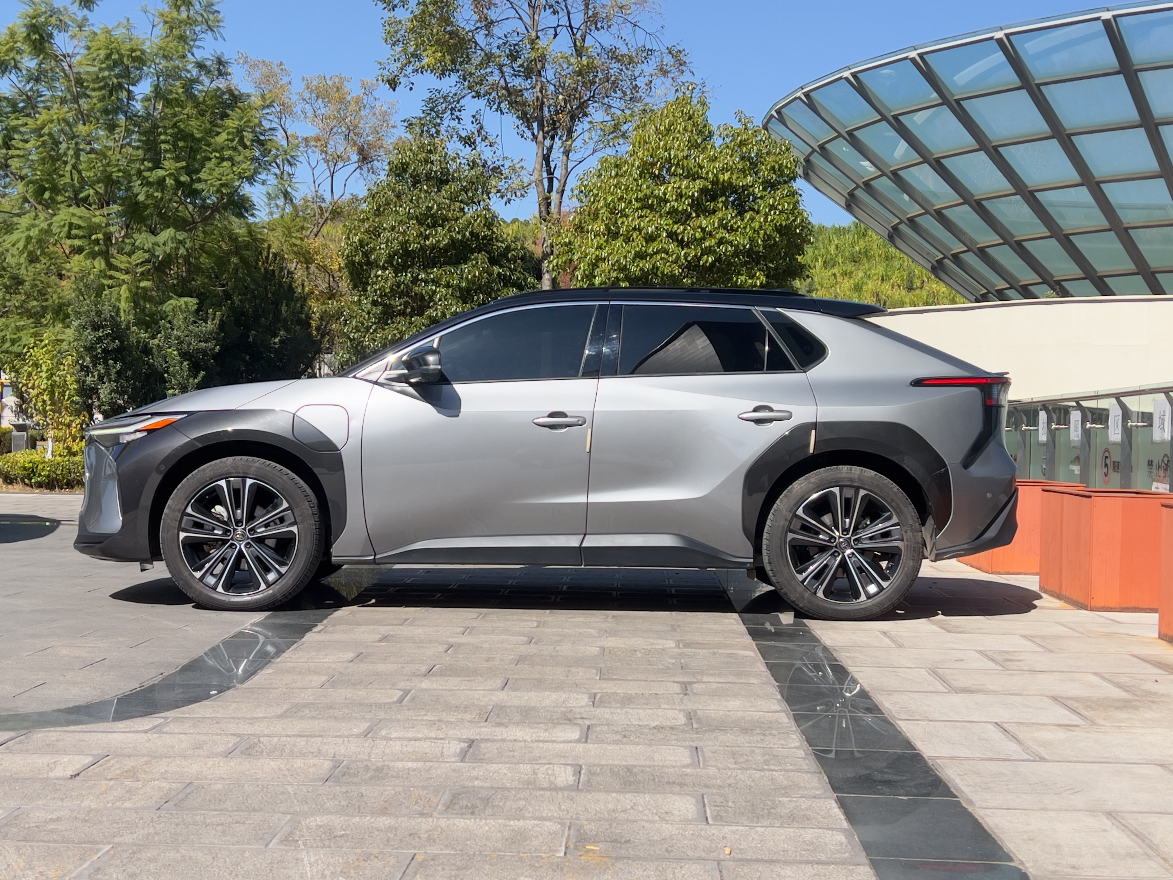 Toyota bZ4X 2022 #4 Toyota bZ4X 2022 car image #4