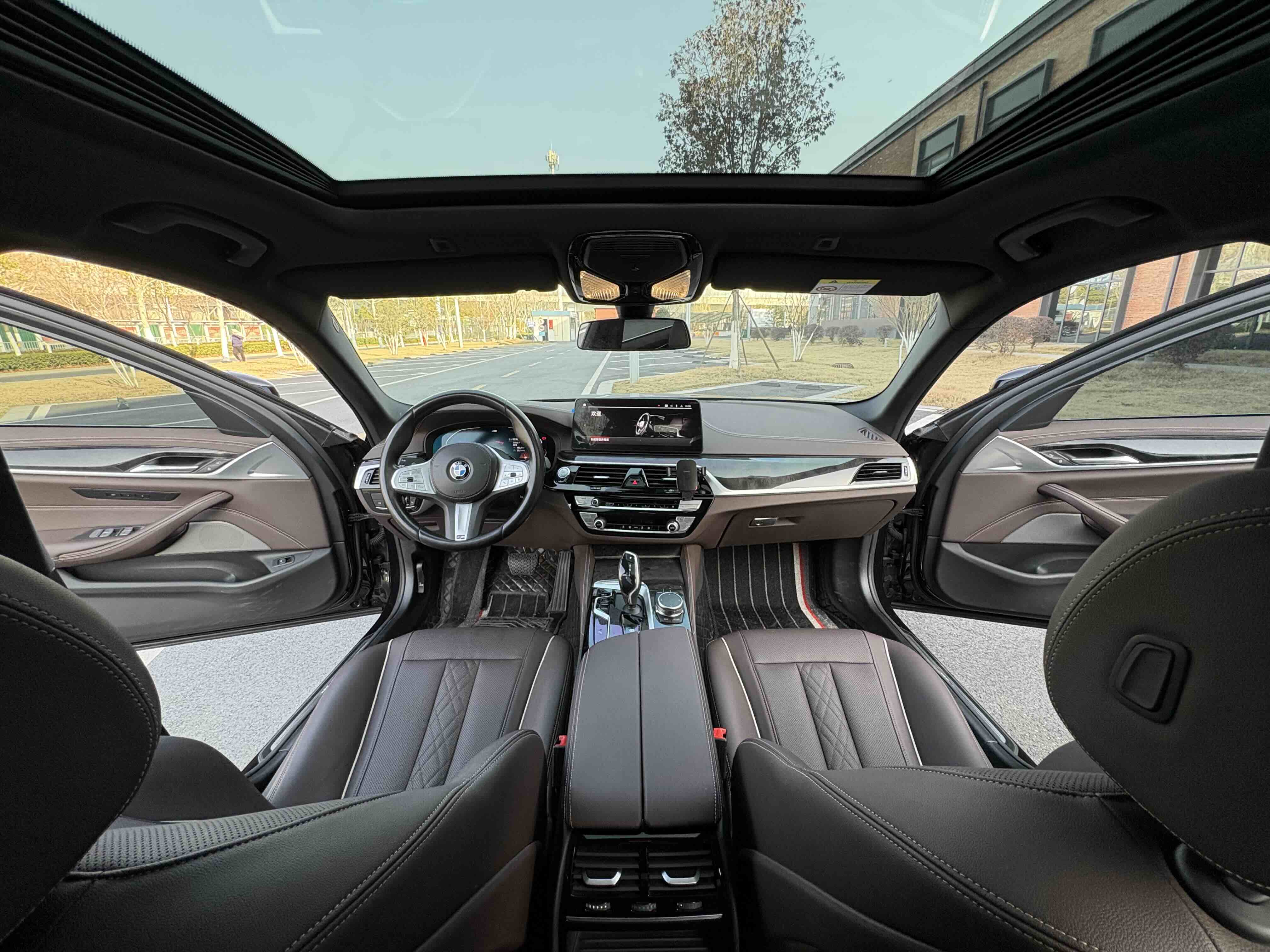 BMW 5 Series 2023 car image #4
