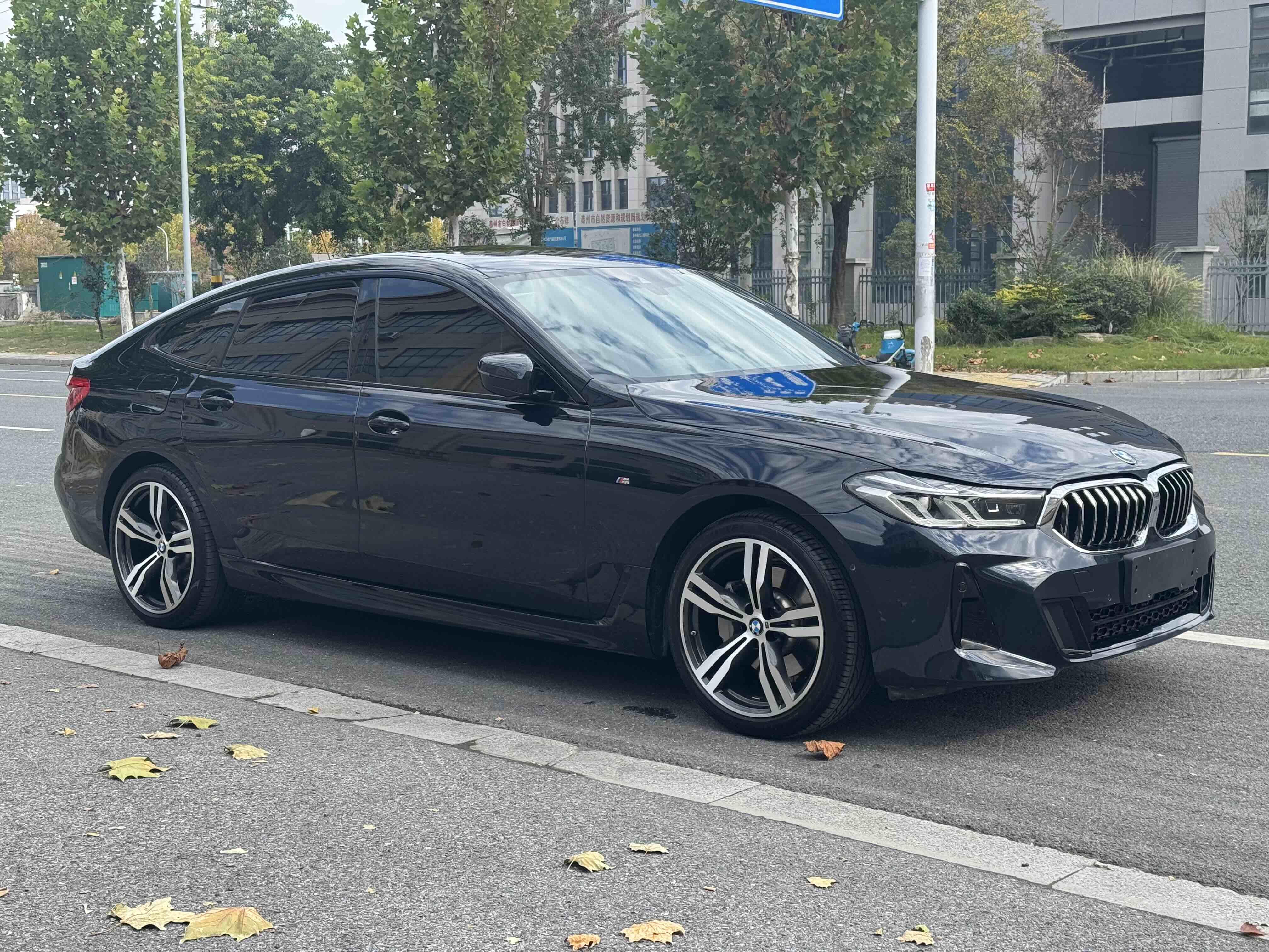 BMW 6 Series GT 2023 #4 BMW 6 Series GT 2023 car image #4