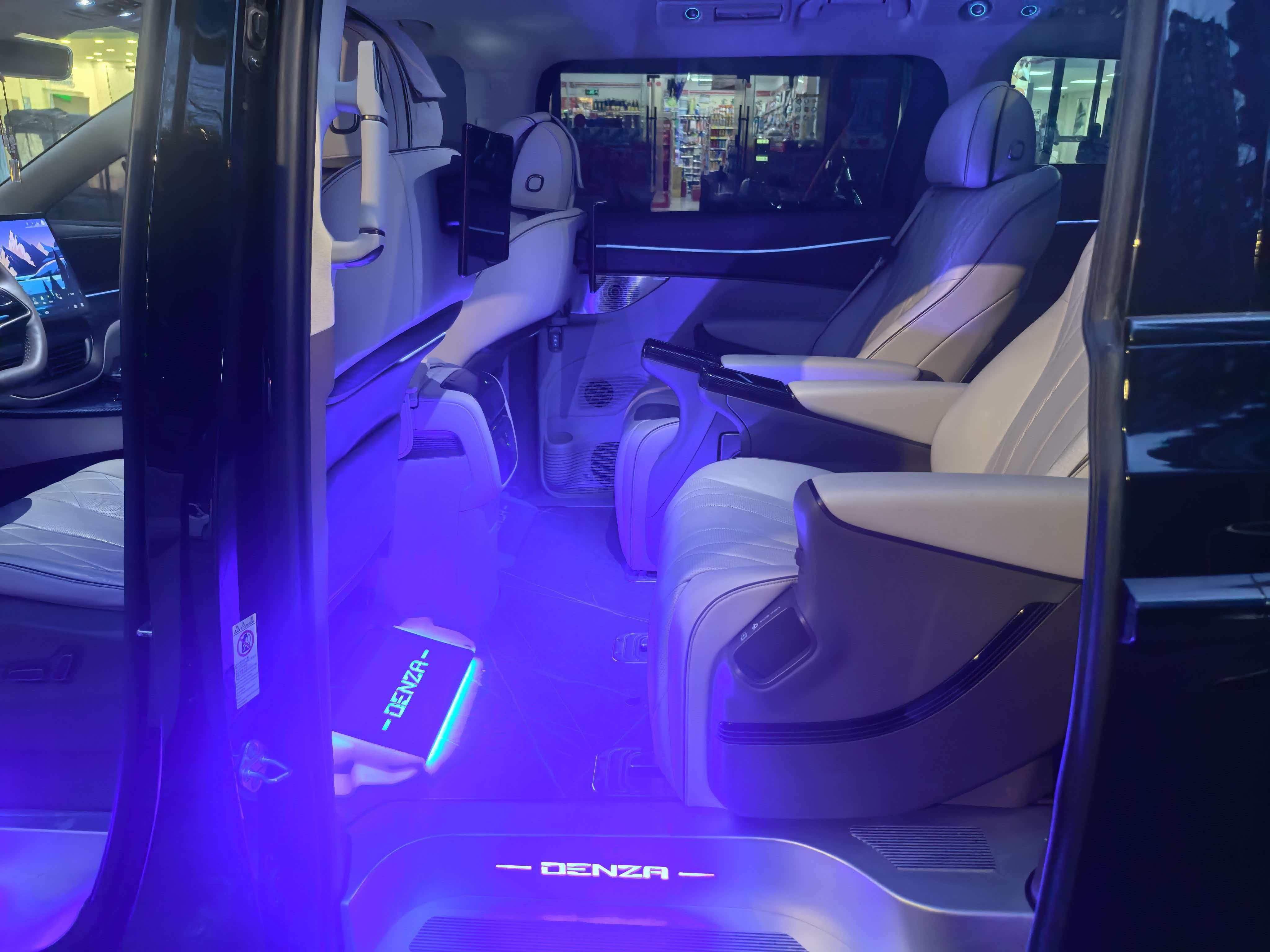 Denza D9 2023 car image #4