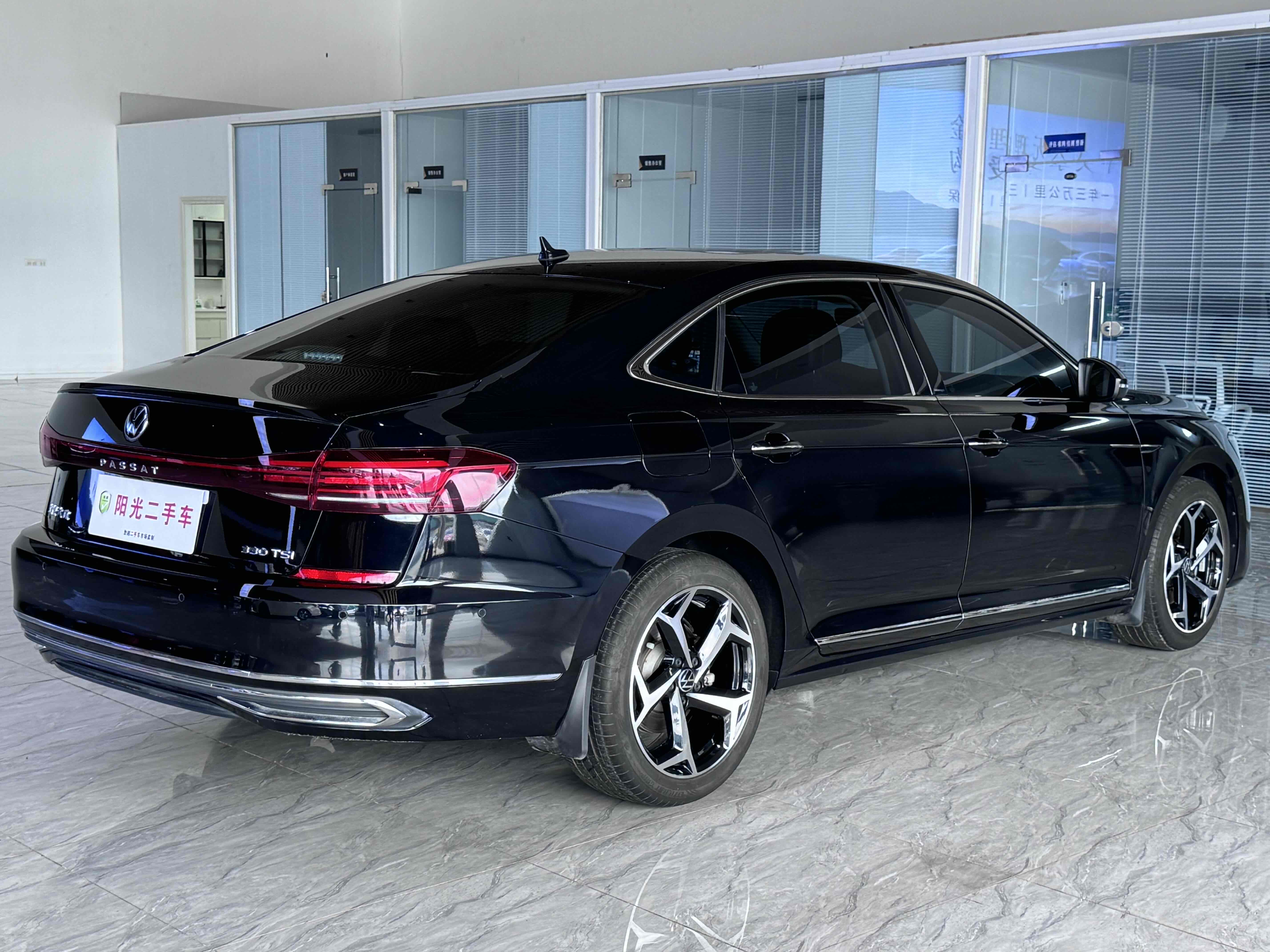 Volkswagen Passat 2023 car image #4