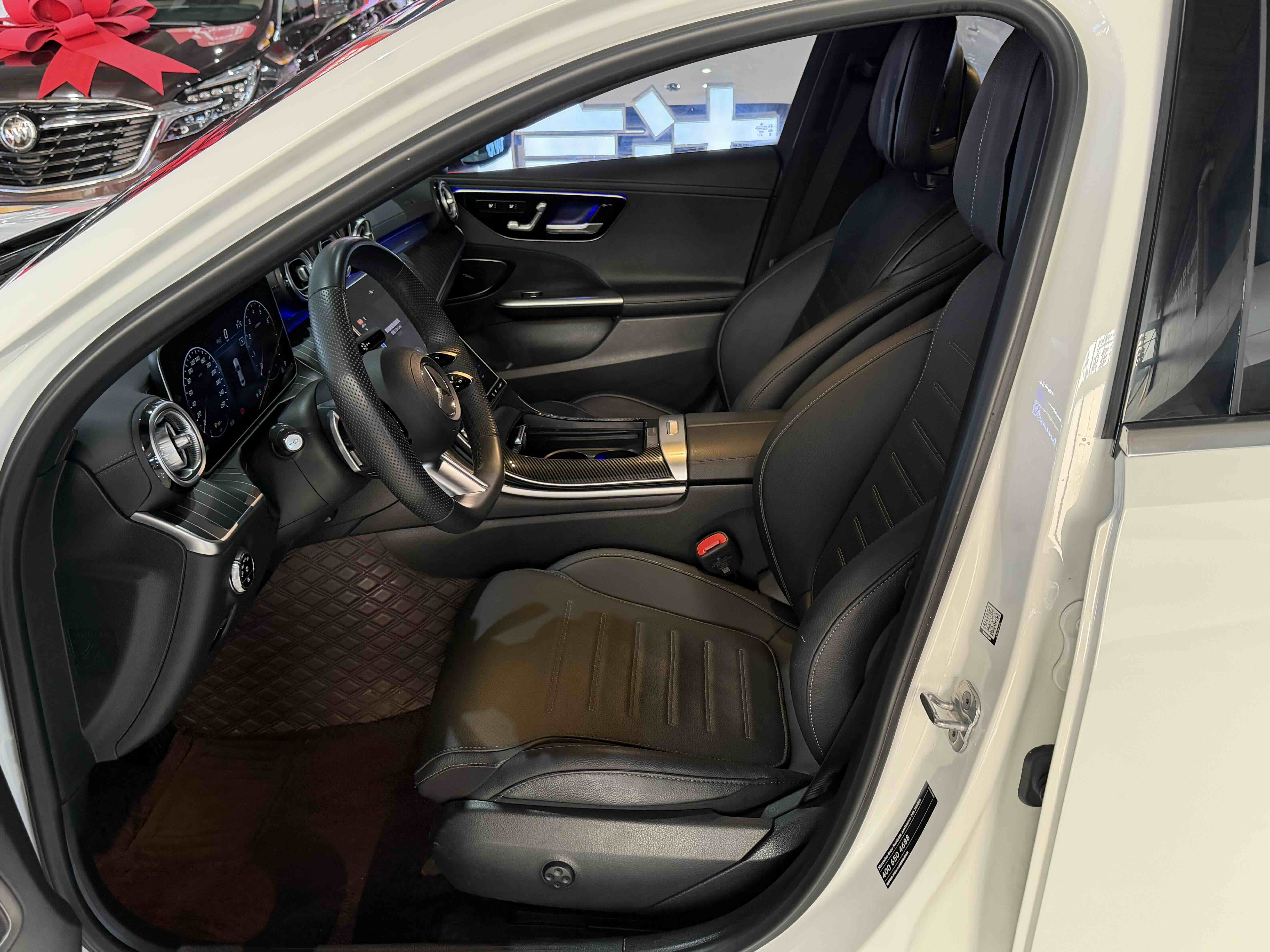 Mercedes-Benz C Class 2023 صورة سيارة #4