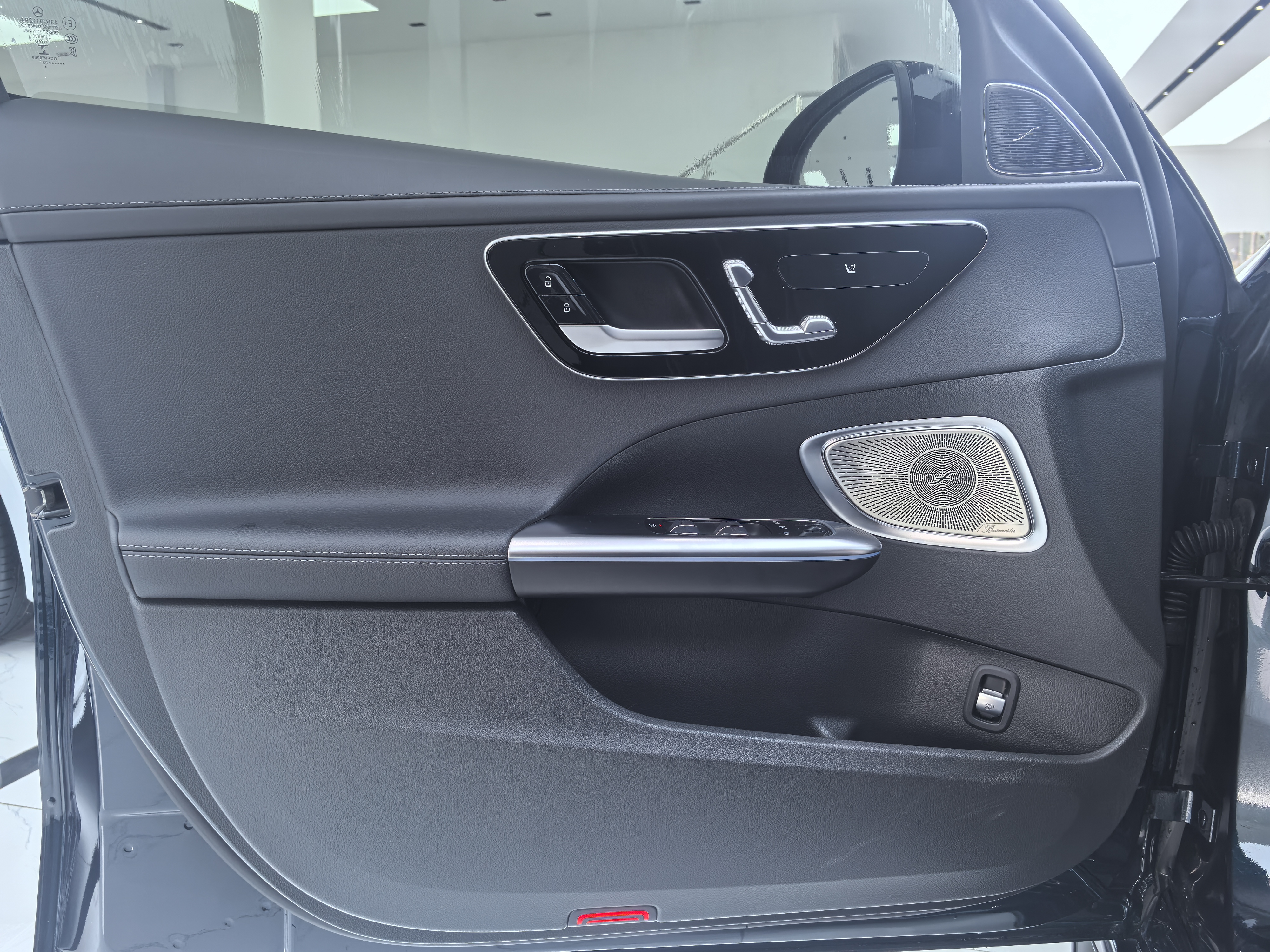Mercedes-Benz C Class 2023 car image #4