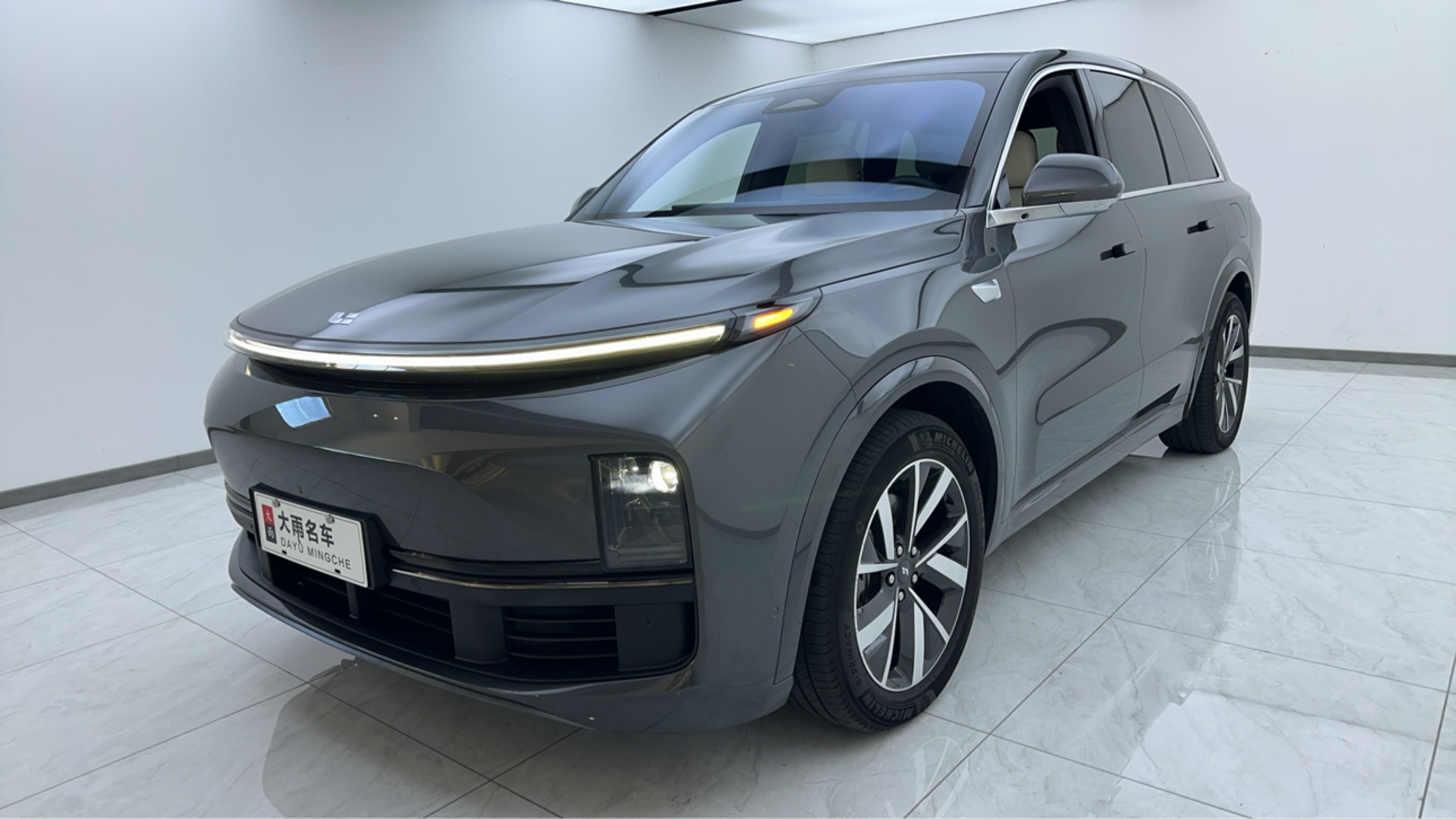 Li L8 2023 изображение автомобиля #4