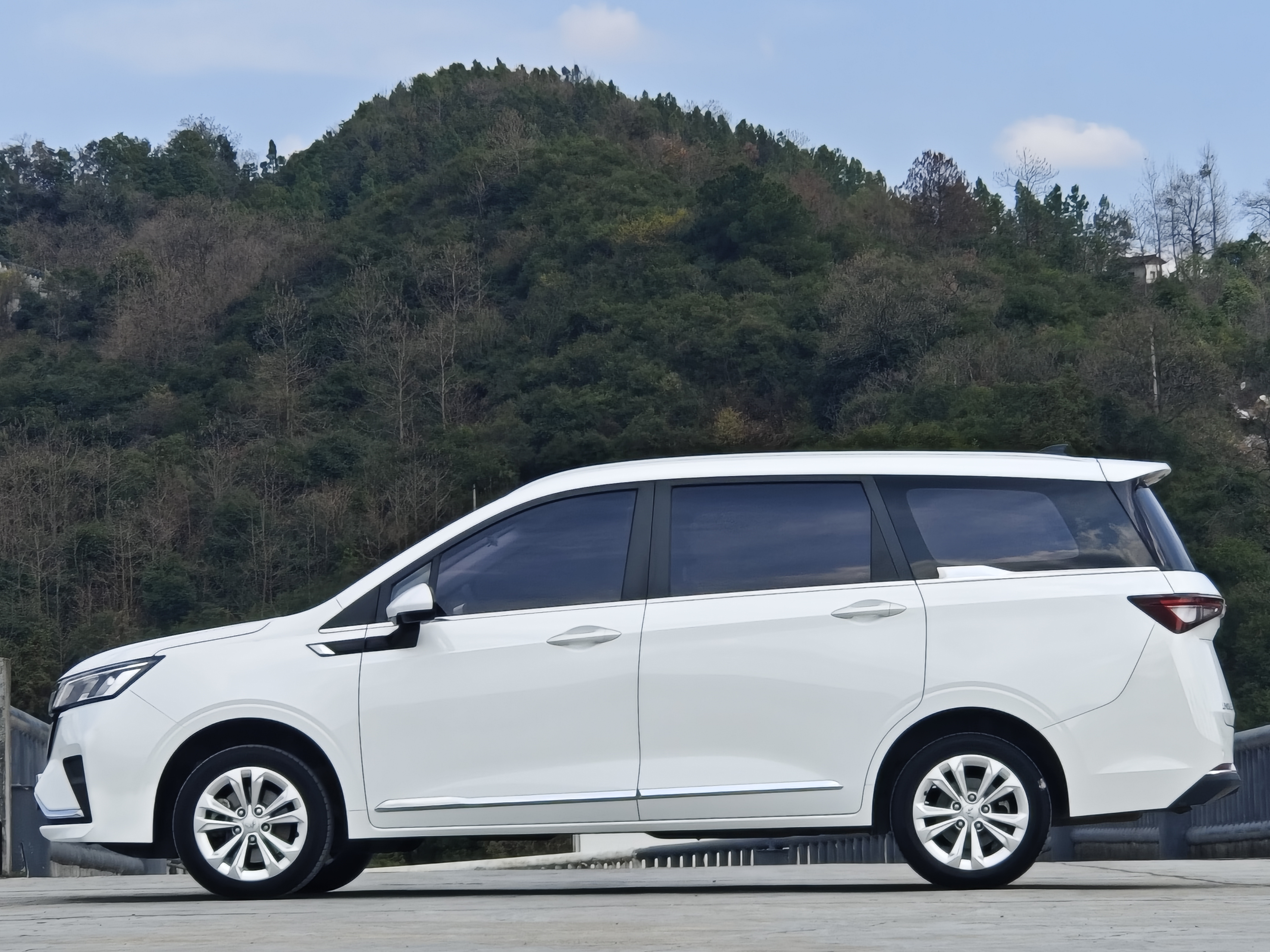 五菱汽车 五菱佳辰 2023 #4 五菱汽车 五菱佳辰 2023 汽车图片 #4