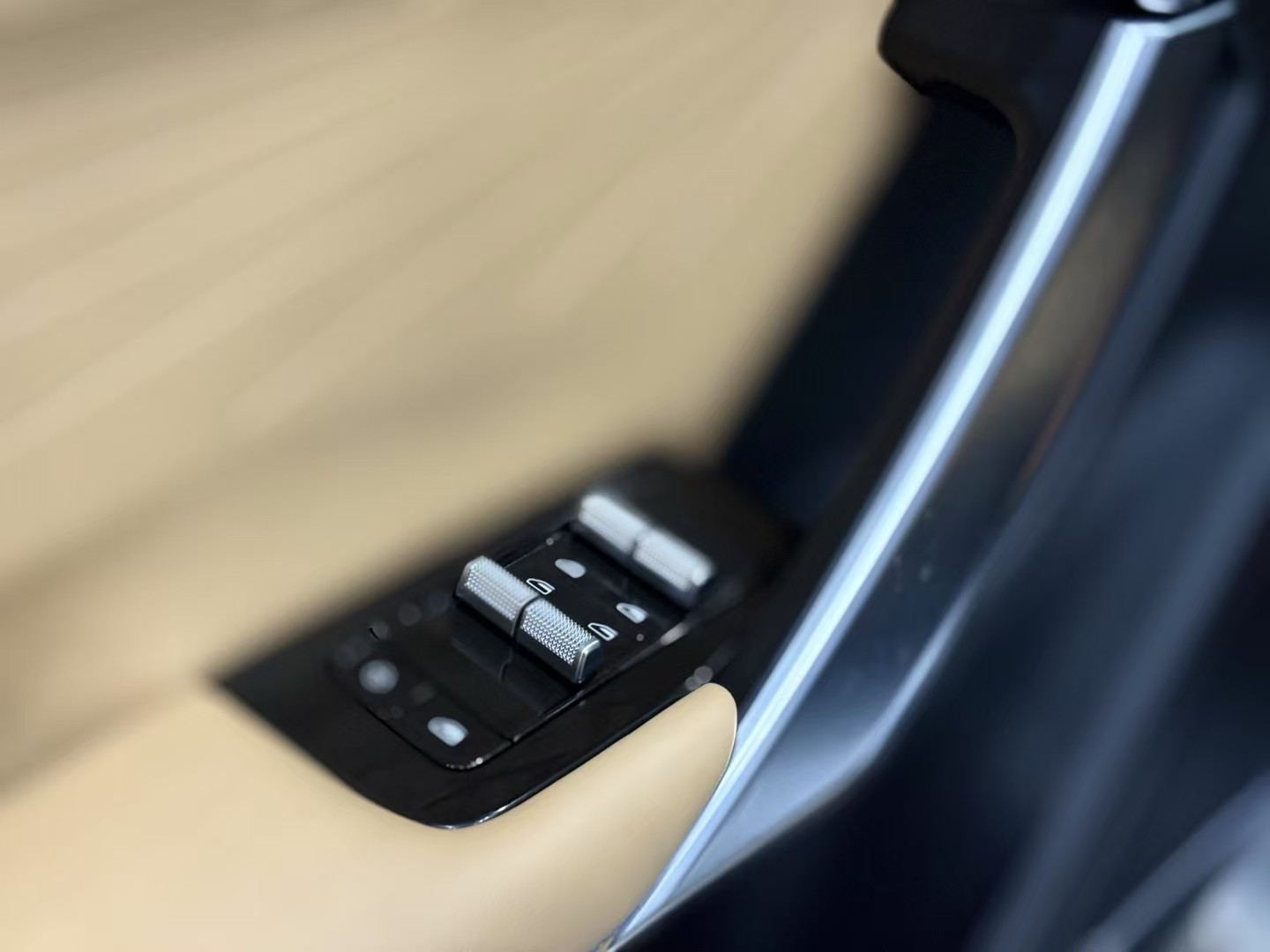 GEELY Boyue L 2023 car image #4