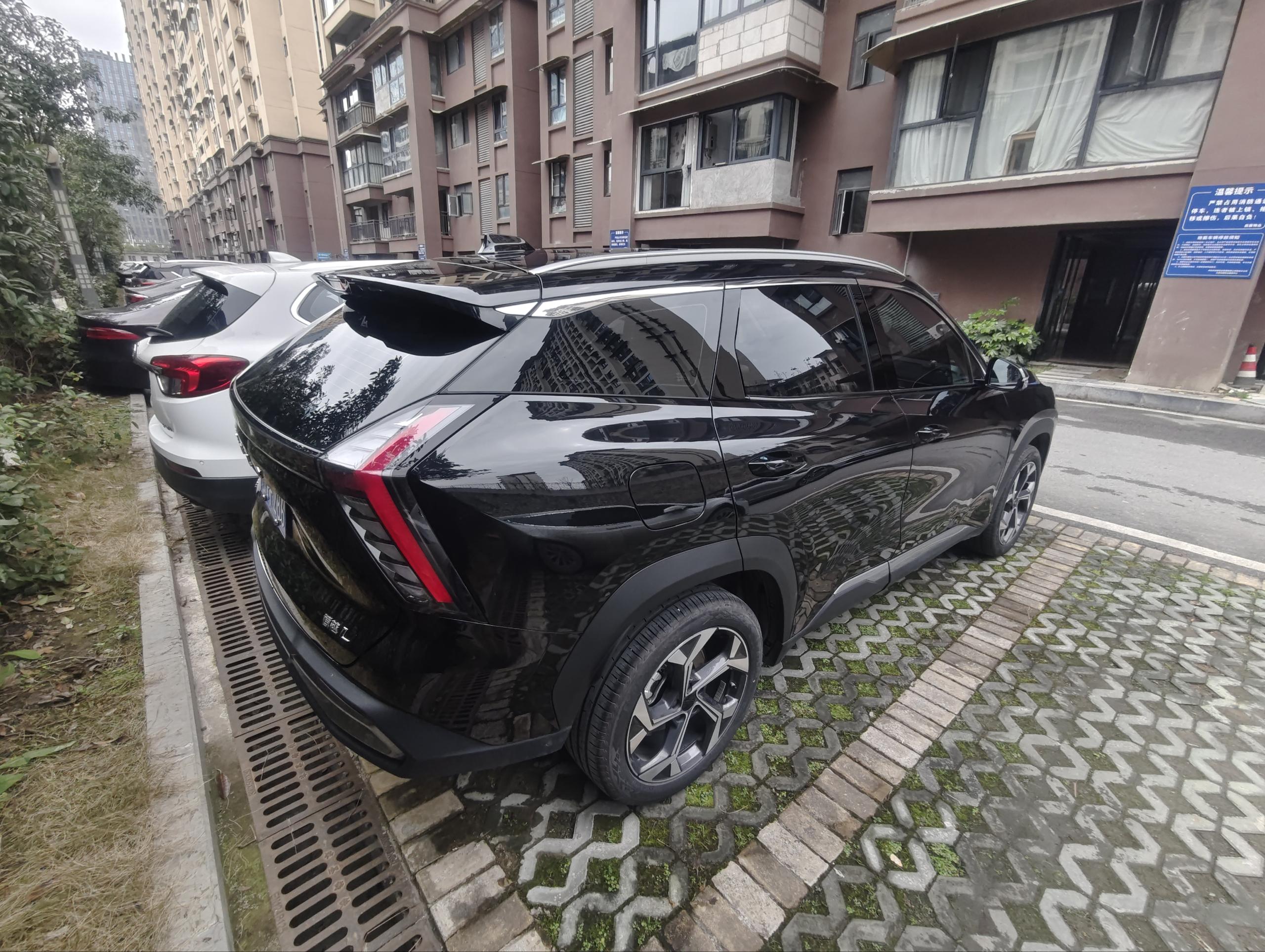 GEELY Boyue L 2024 car image #4