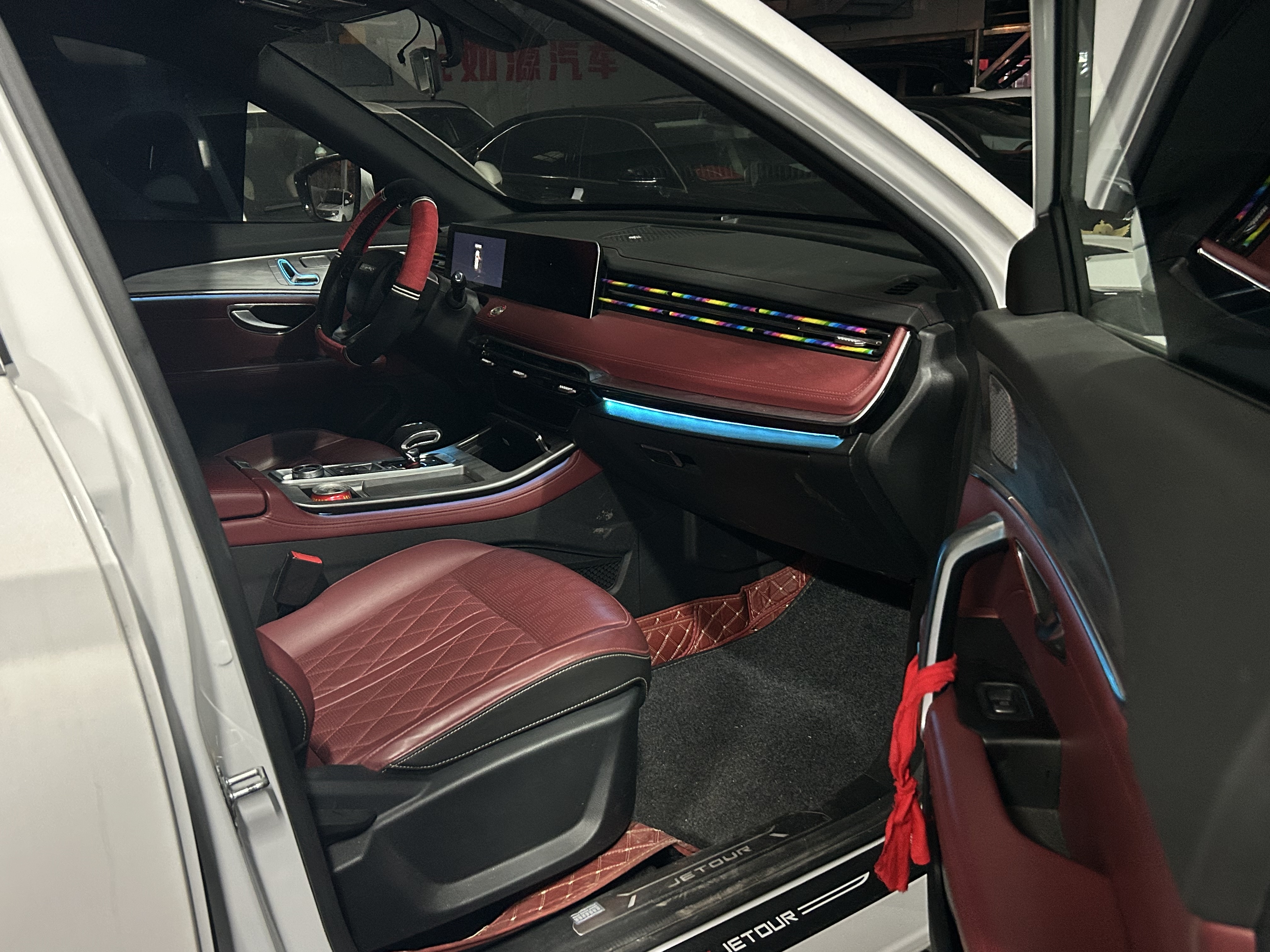 X70 PLUS 2023 car image #4