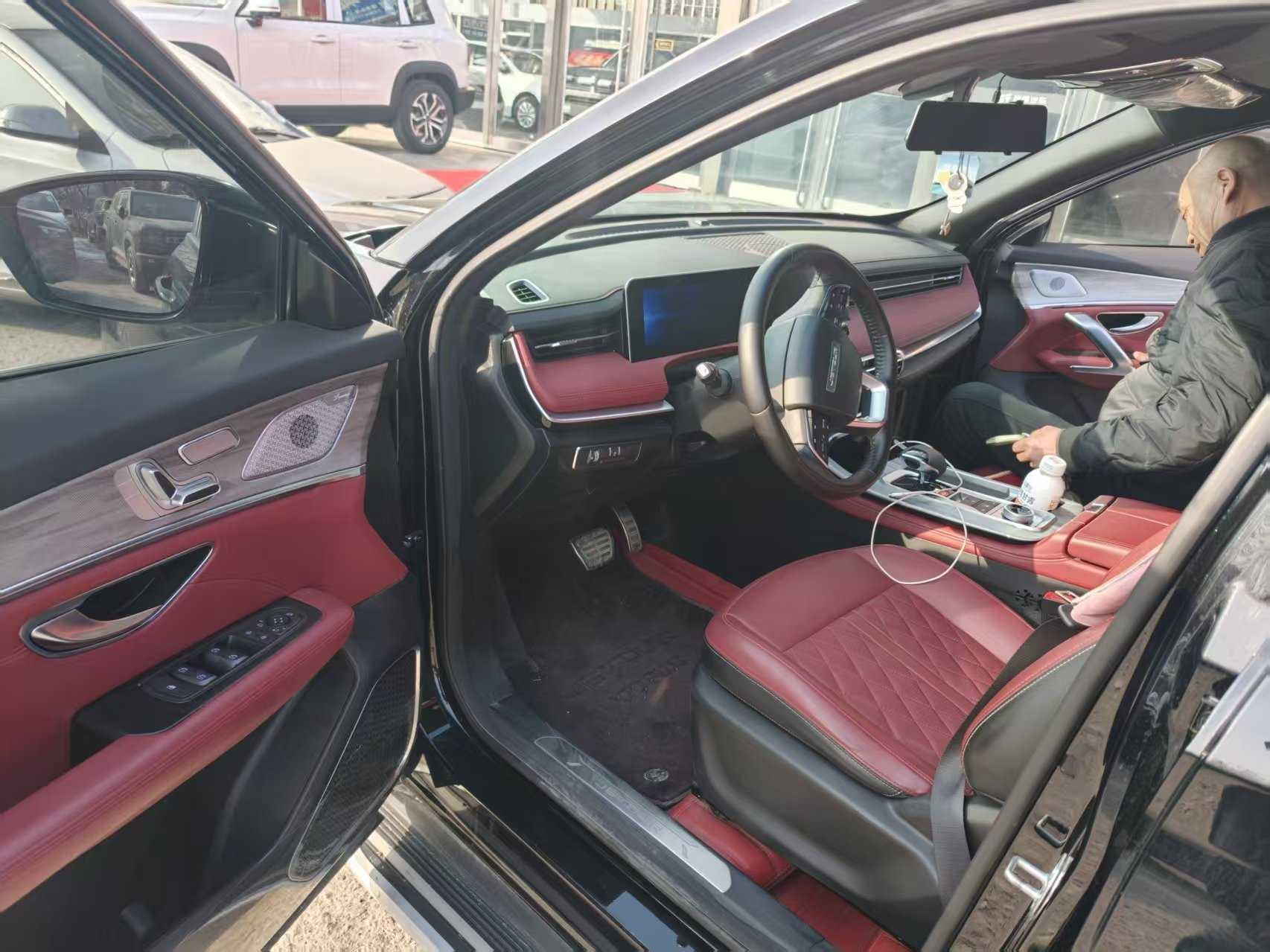 X70 PLUS 2024 car image #4