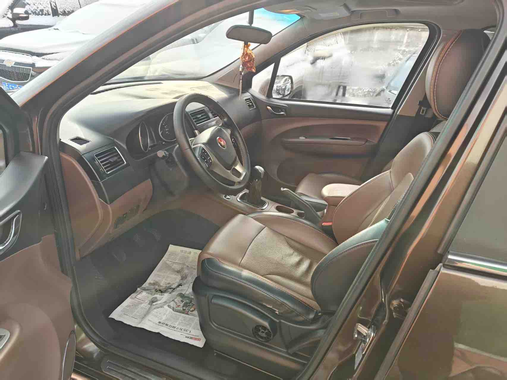 Forthing JOYEAR X5 2016 #4 Forthing JOYEAR X5 2016 car image #4