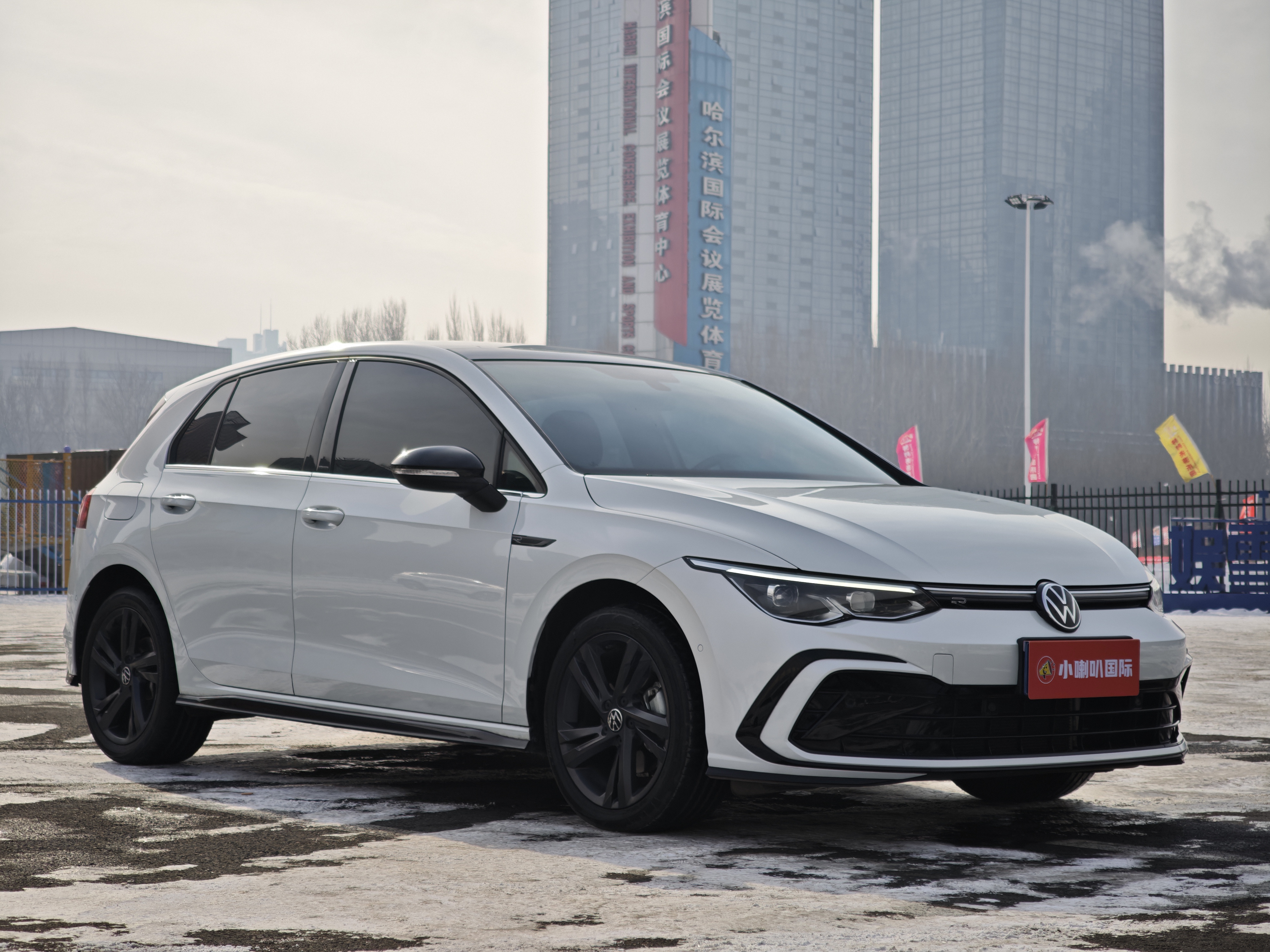 Volkswagen Golf 2023 car image #4