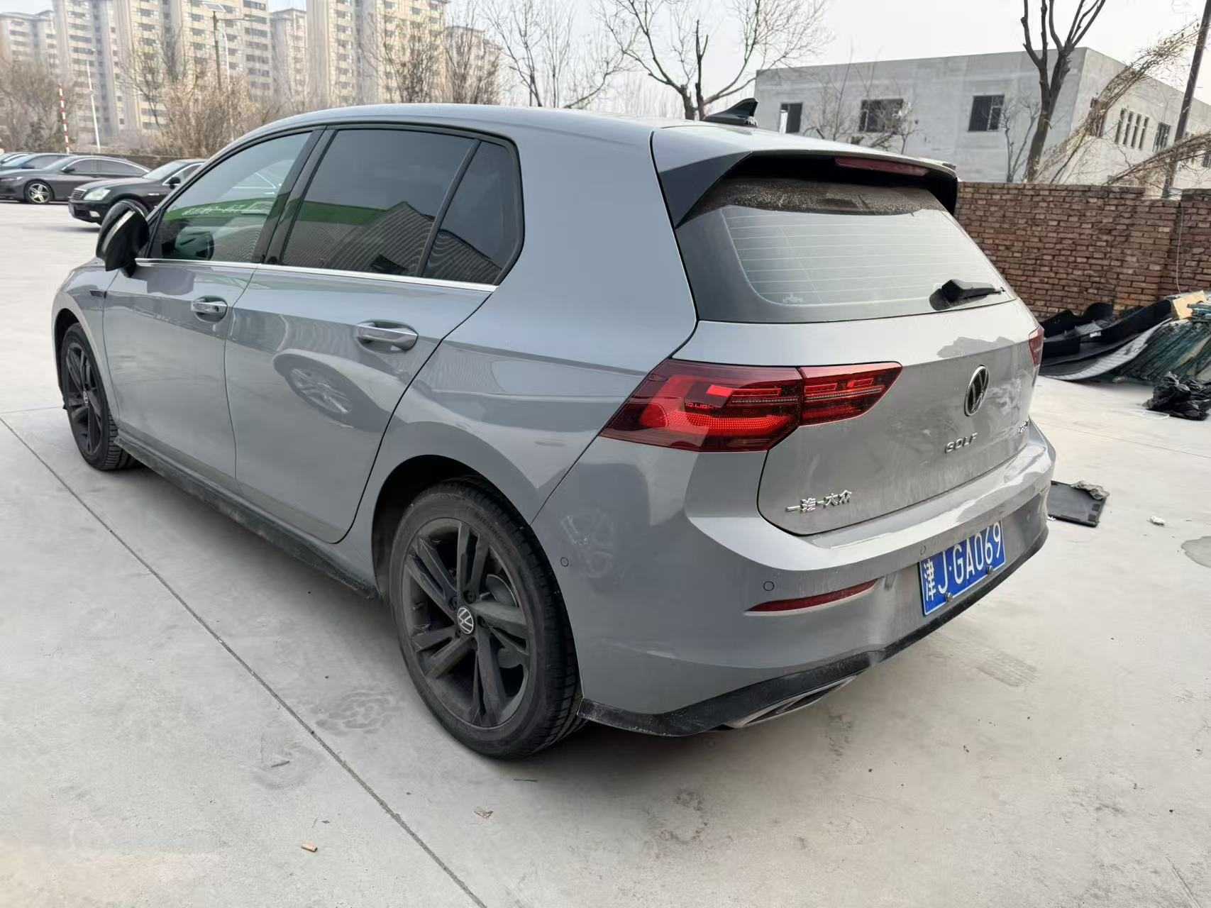 Volkswagen Golf 2023 car image #4