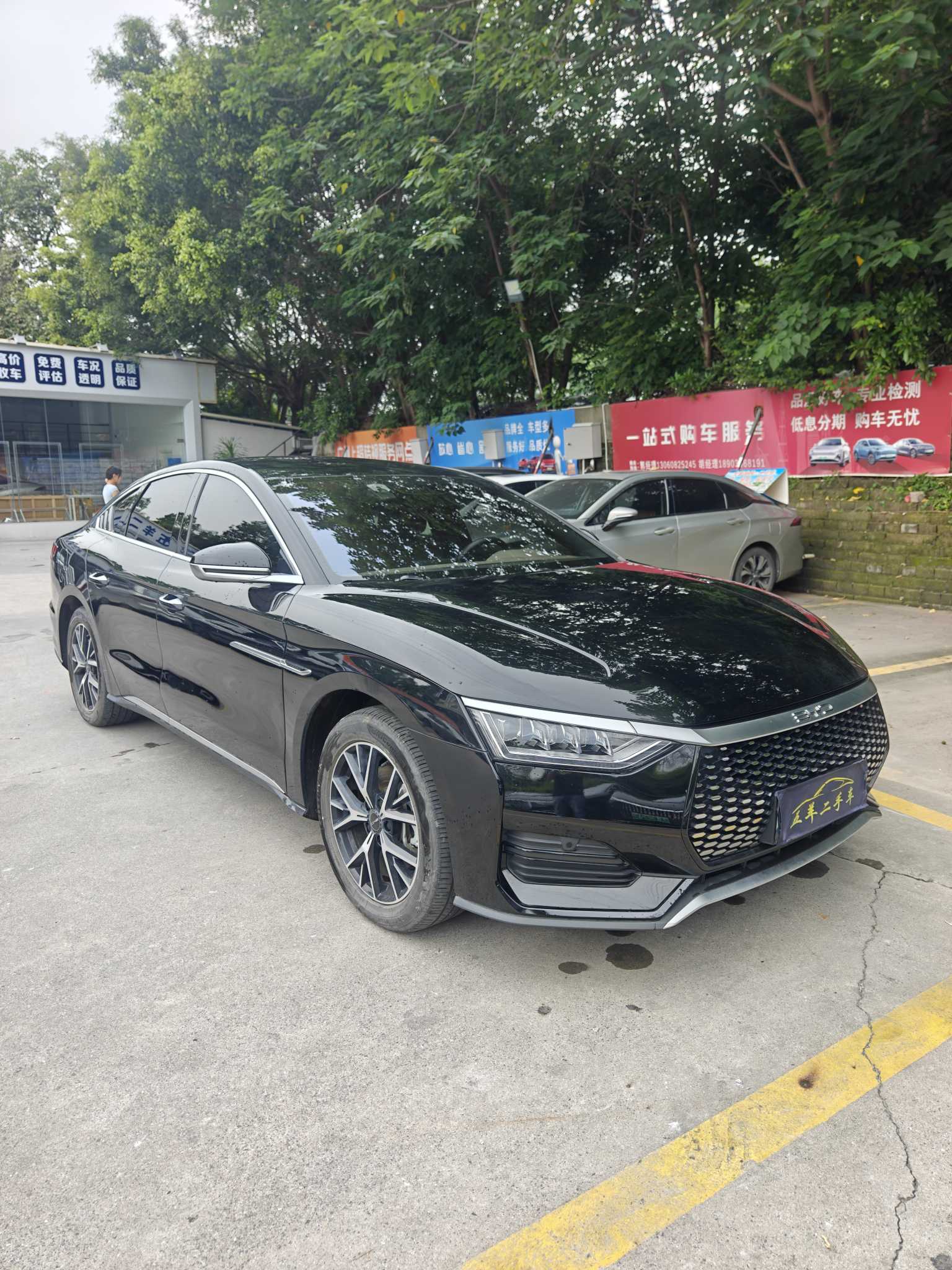 BYD e9 2023 image de voiture #4