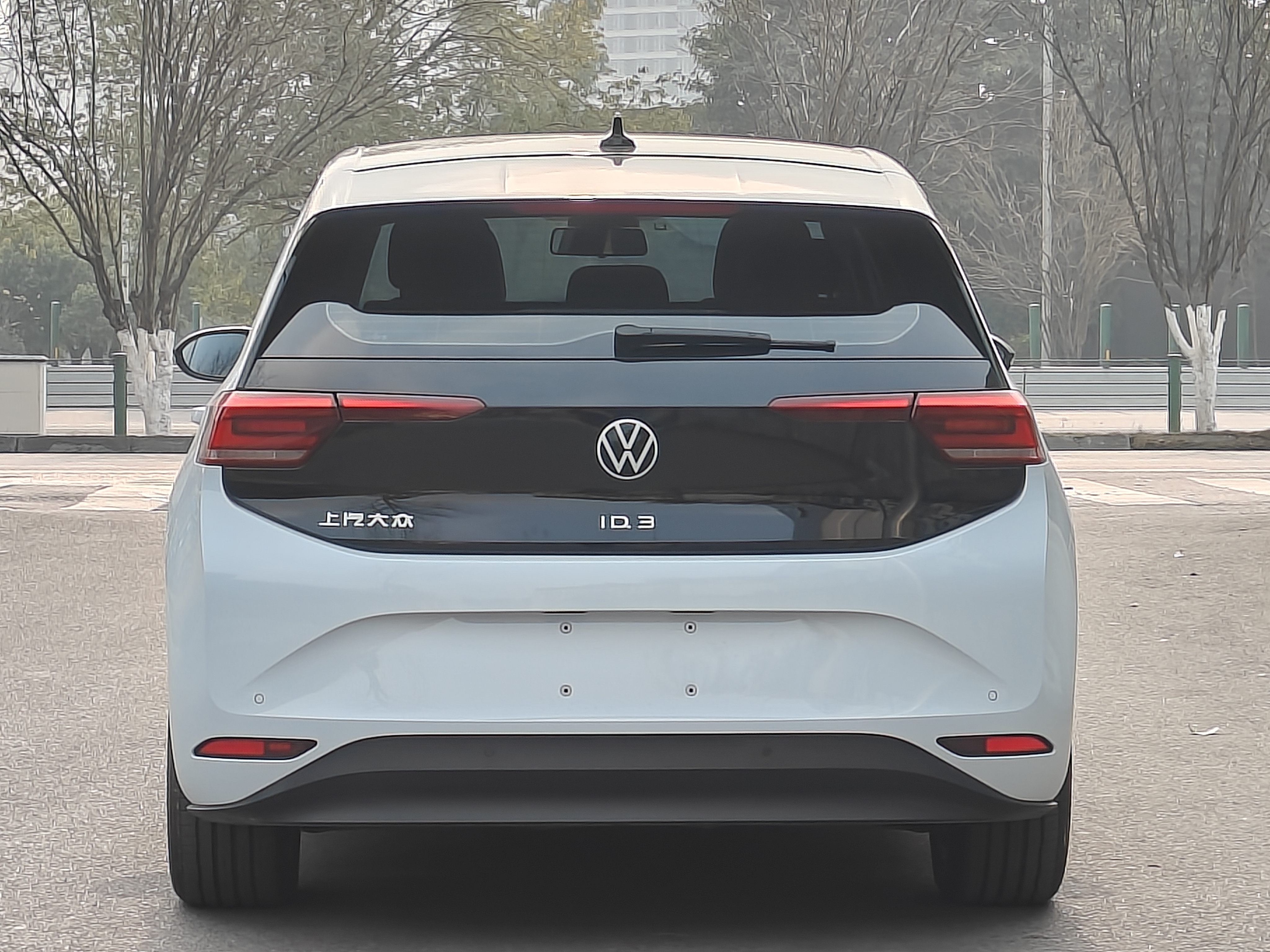 Volkswagen ID.3 2023 immagine di auto #4