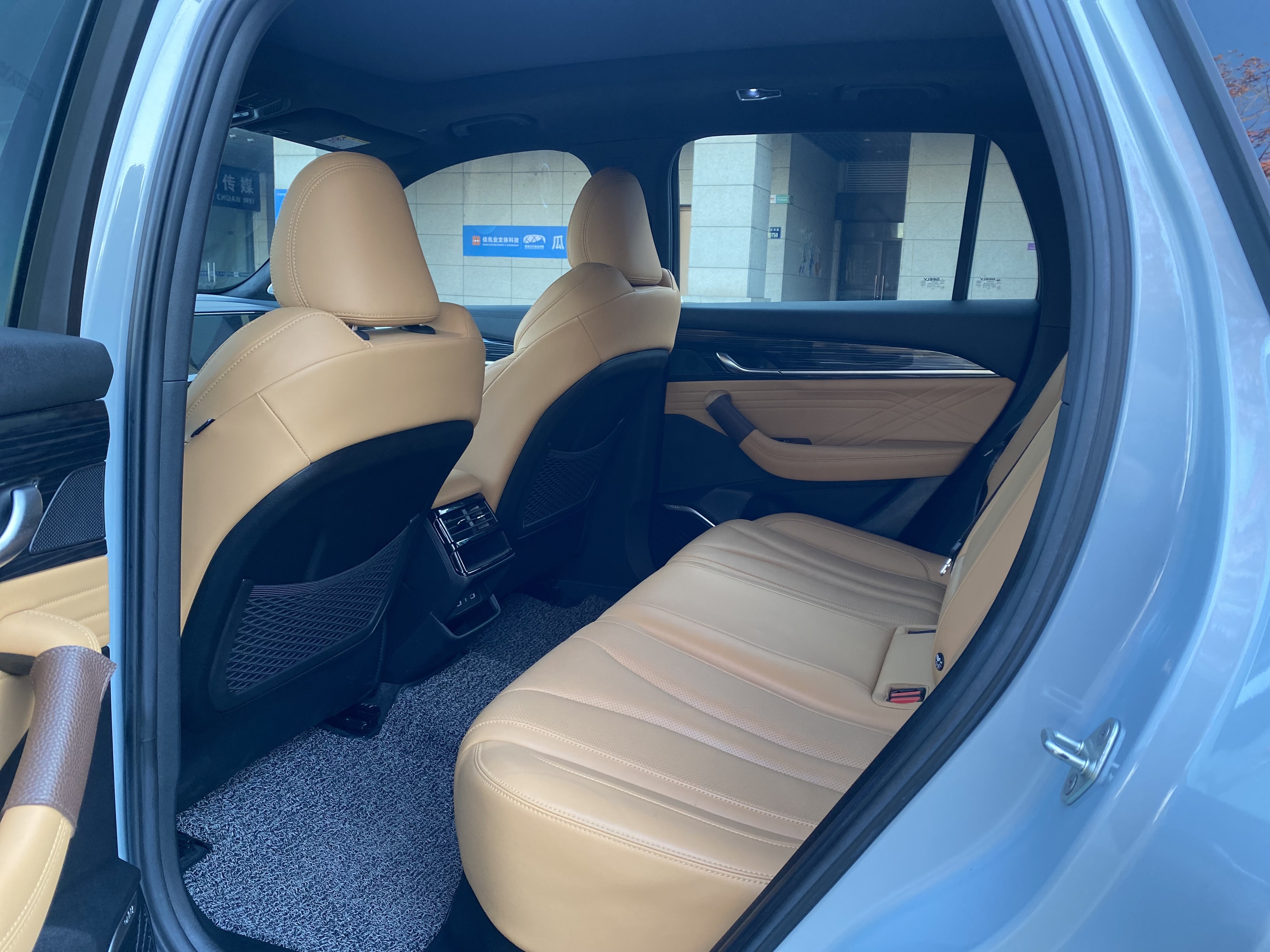 GEELY Monjaro EREV 2023 #4 GEELY Monjaro EREV 2023 car image #4