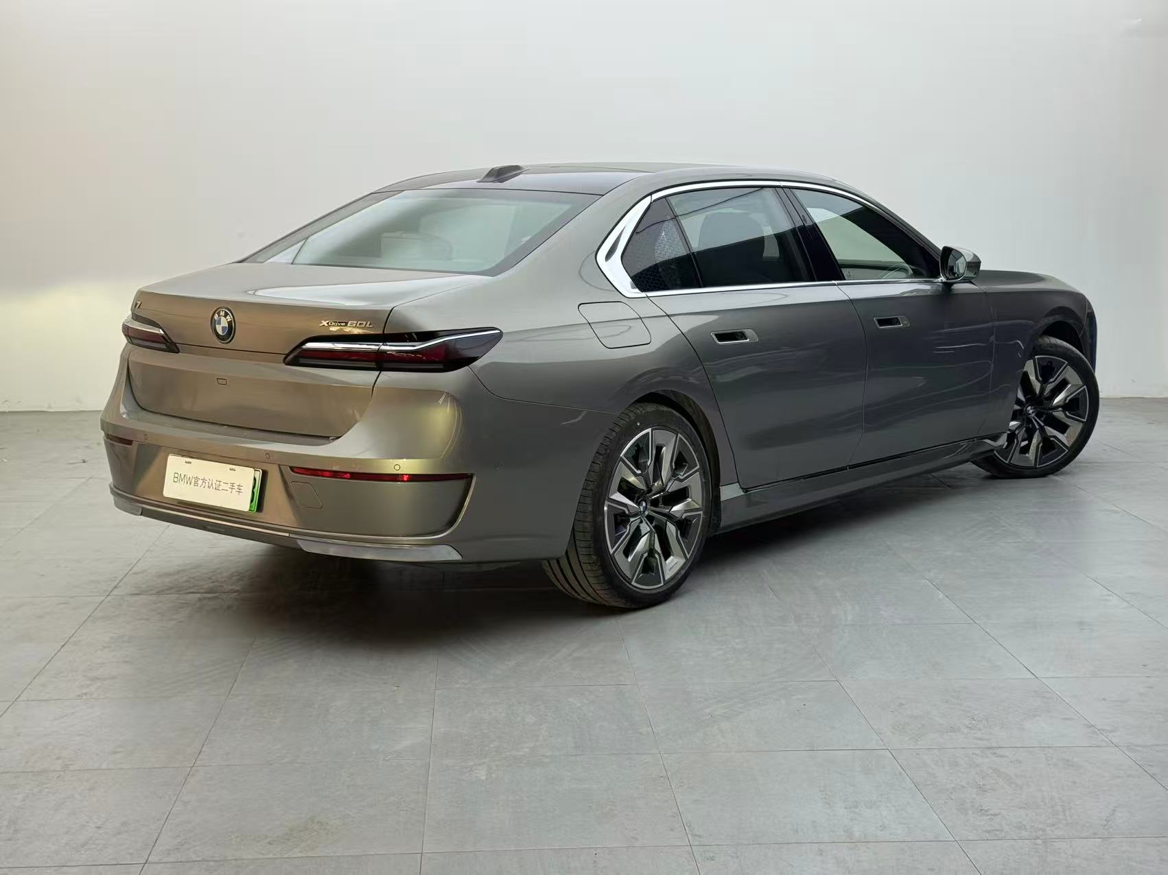 BMW i7 2023 изображение автомобиля #4