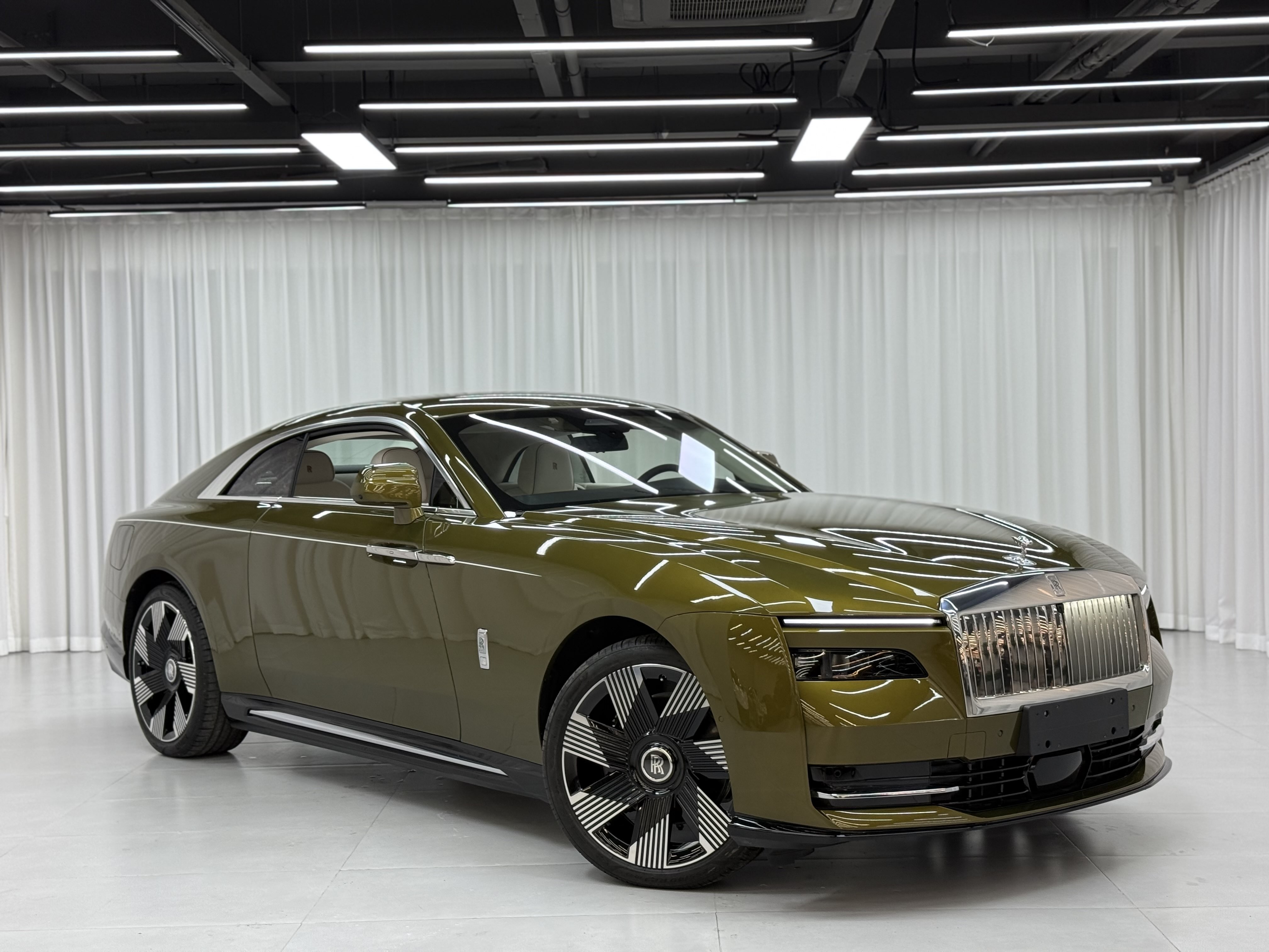 劳斯莱斯 闪灵 2025 汽车图片 #4