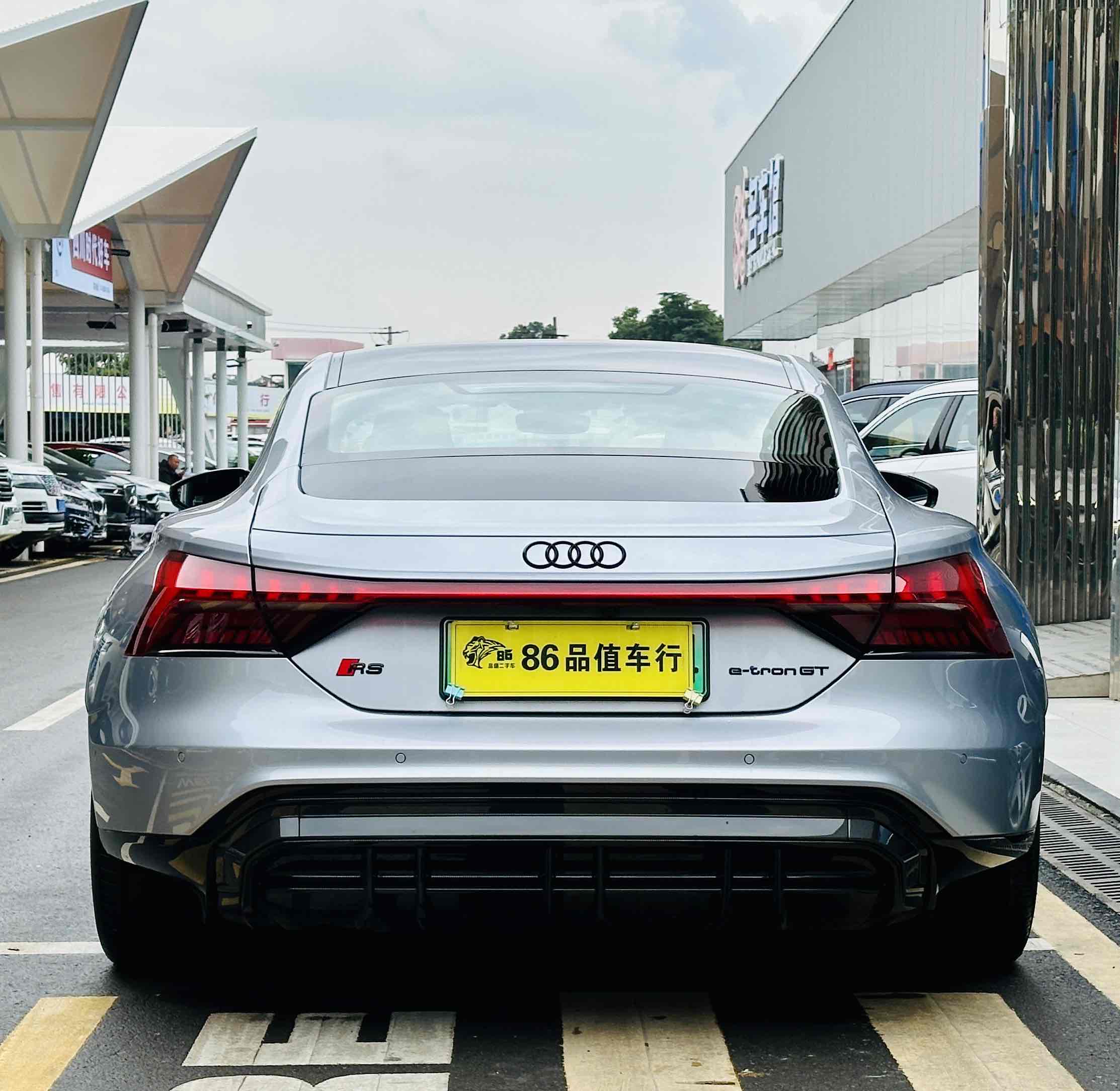 Audi RS e-tron GT 2024 car image #4