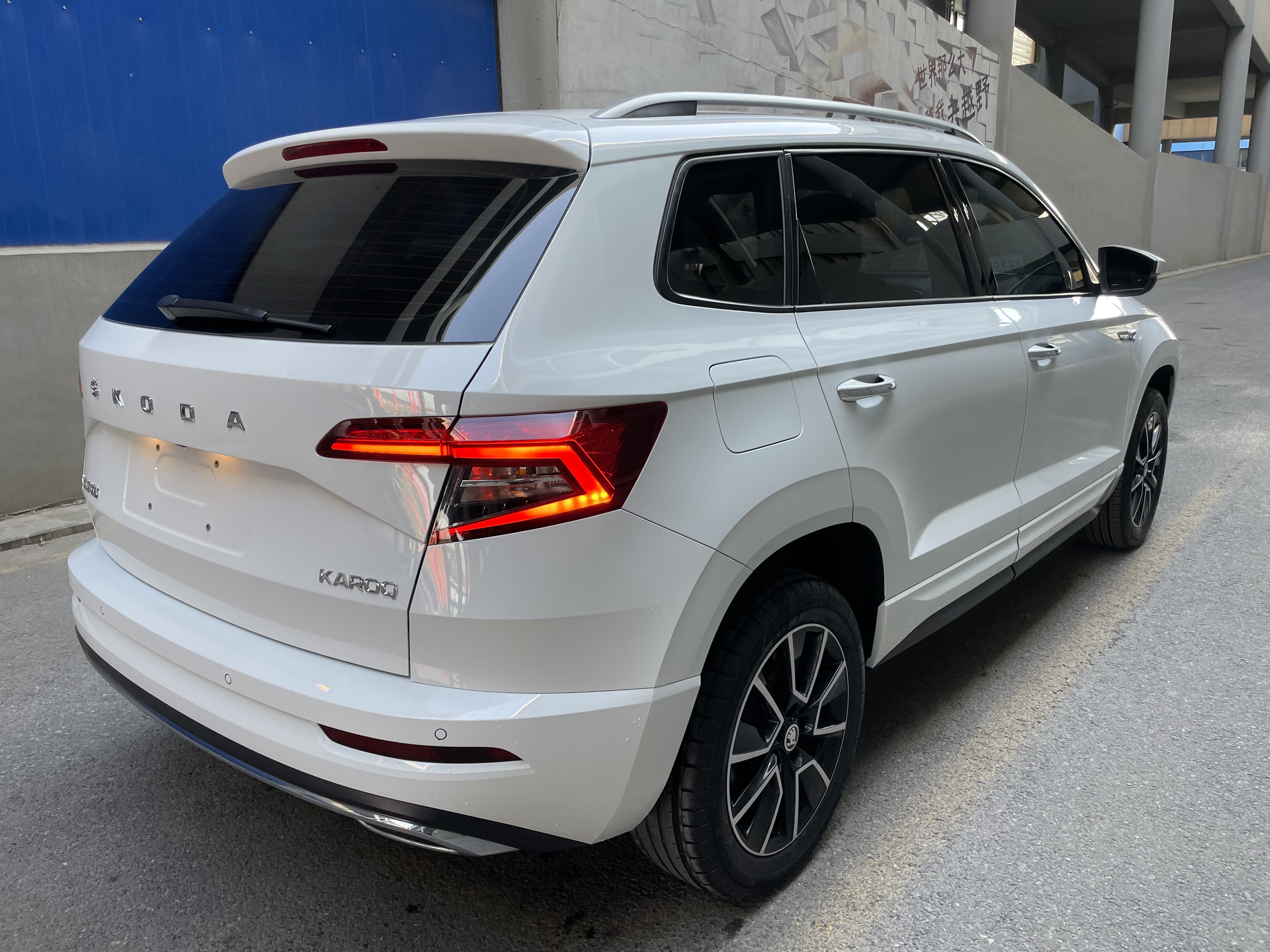 Skoda Karoq 2023 изображение автомобиля #4