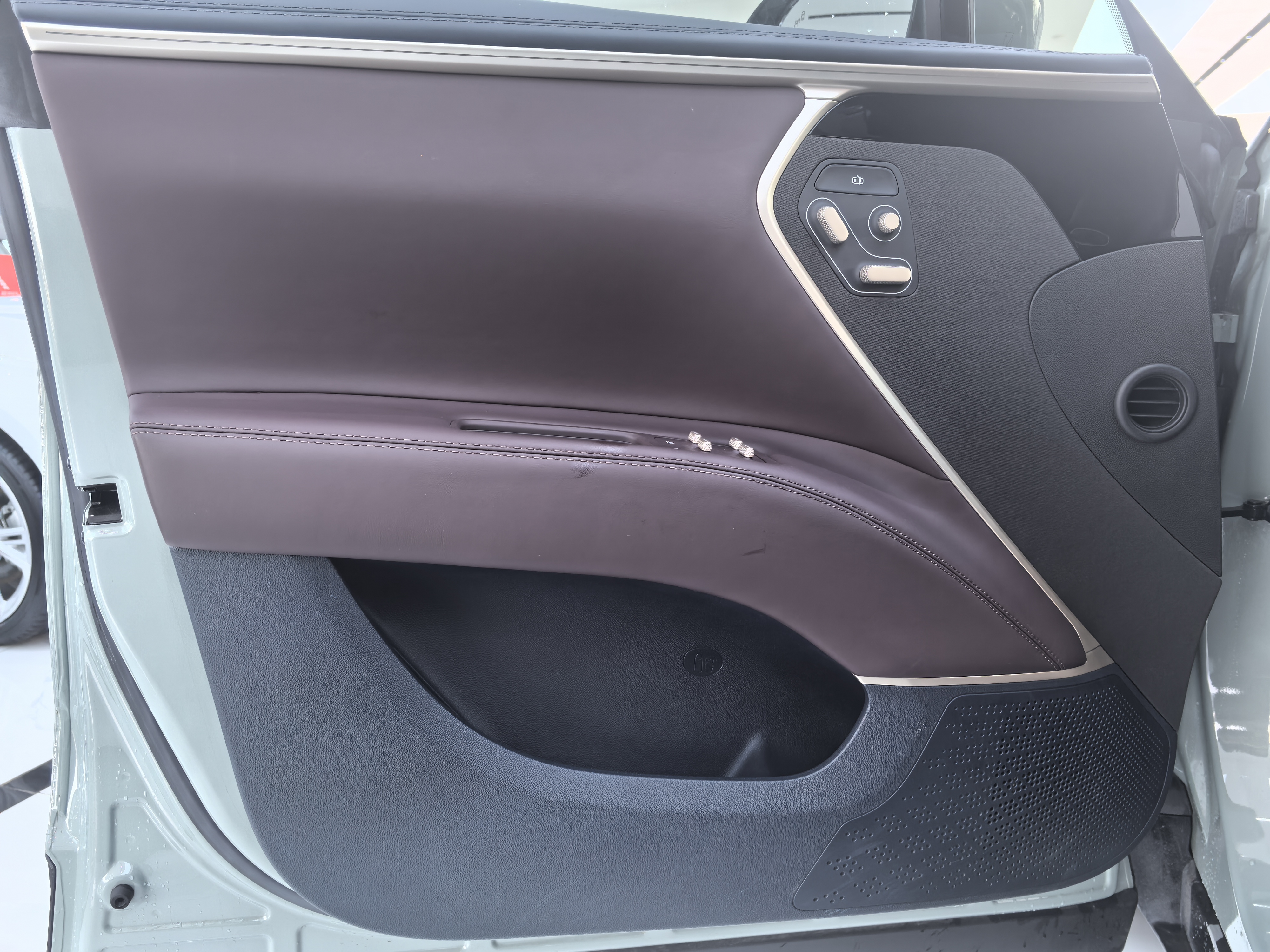 Avatr 11 2023 immagine di auto #4