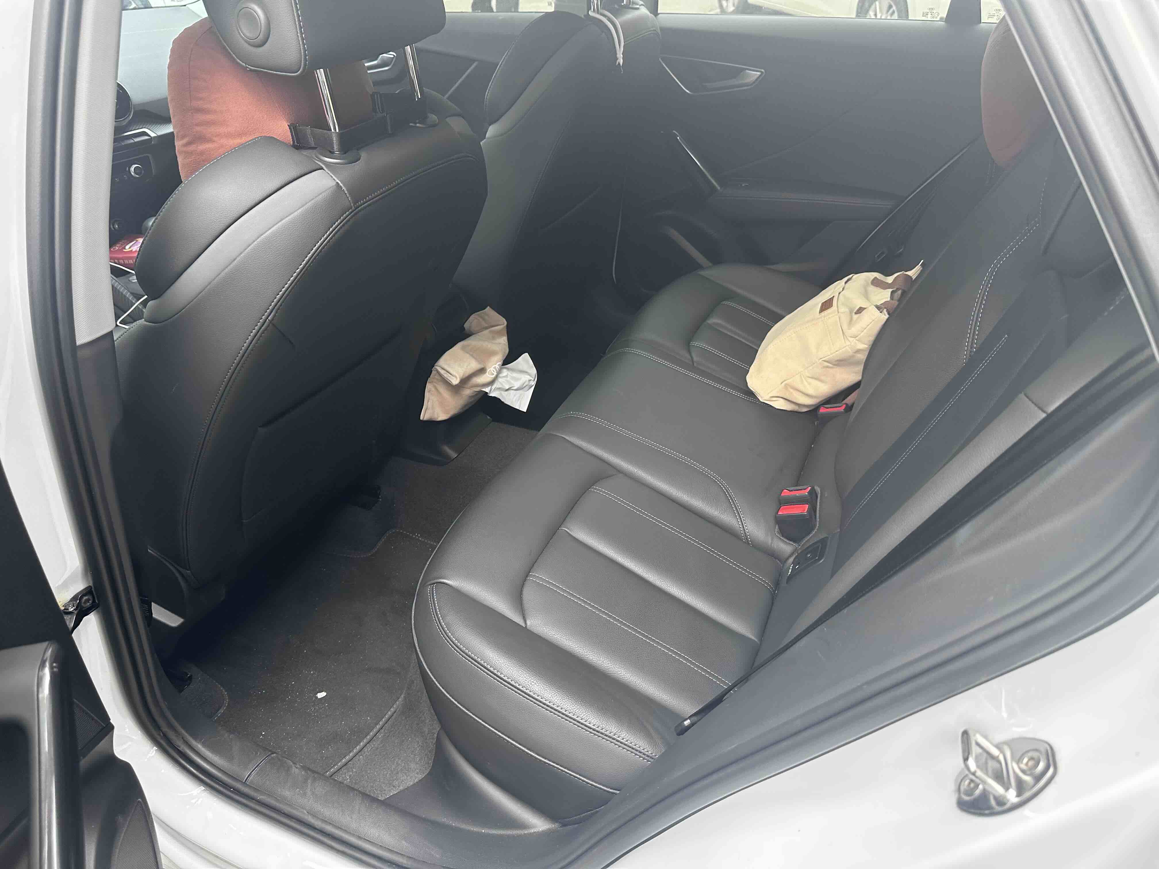 Audi Q2L 2023 car image #4