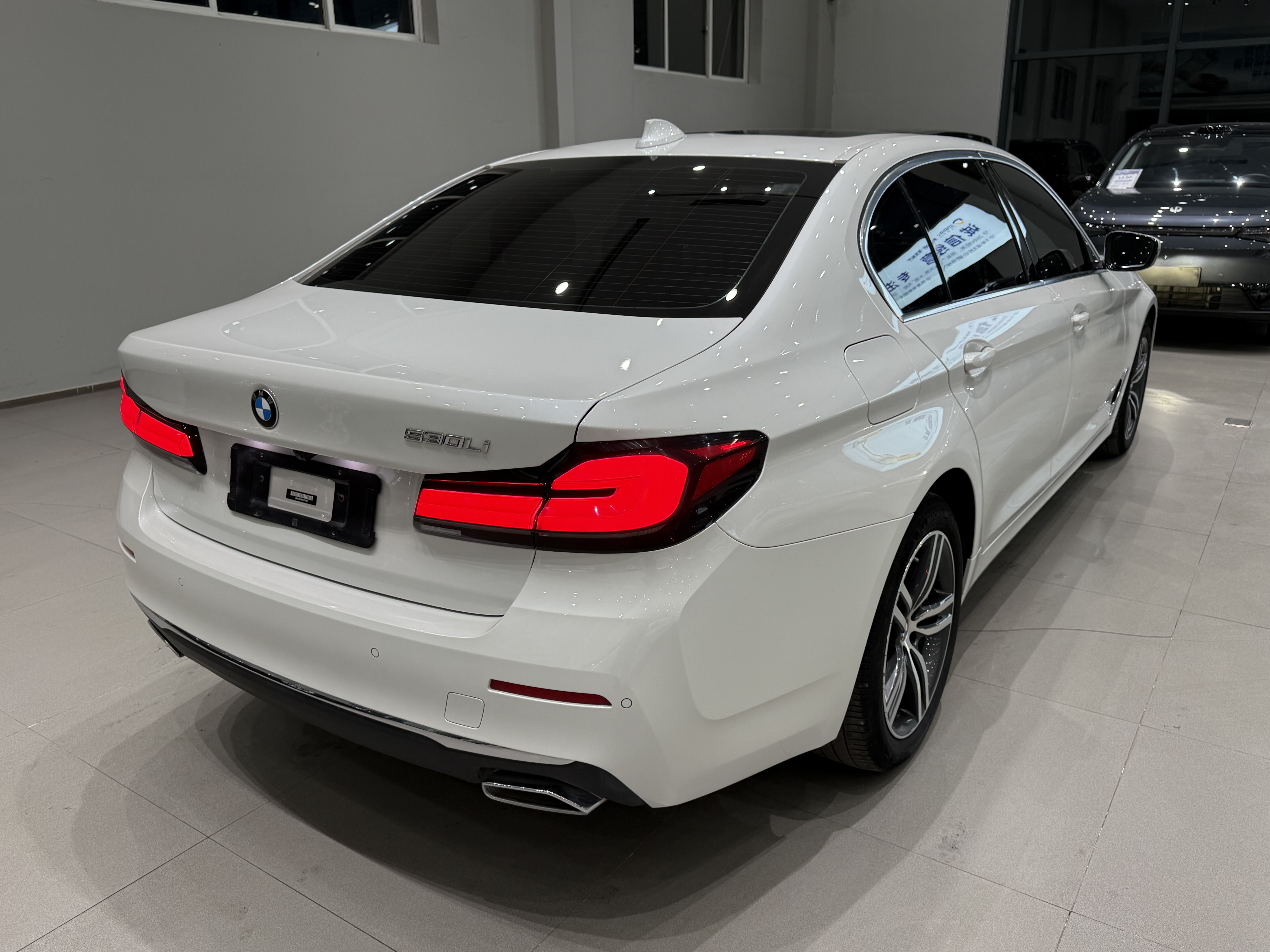 BMW 5 Series 2023 car image #4