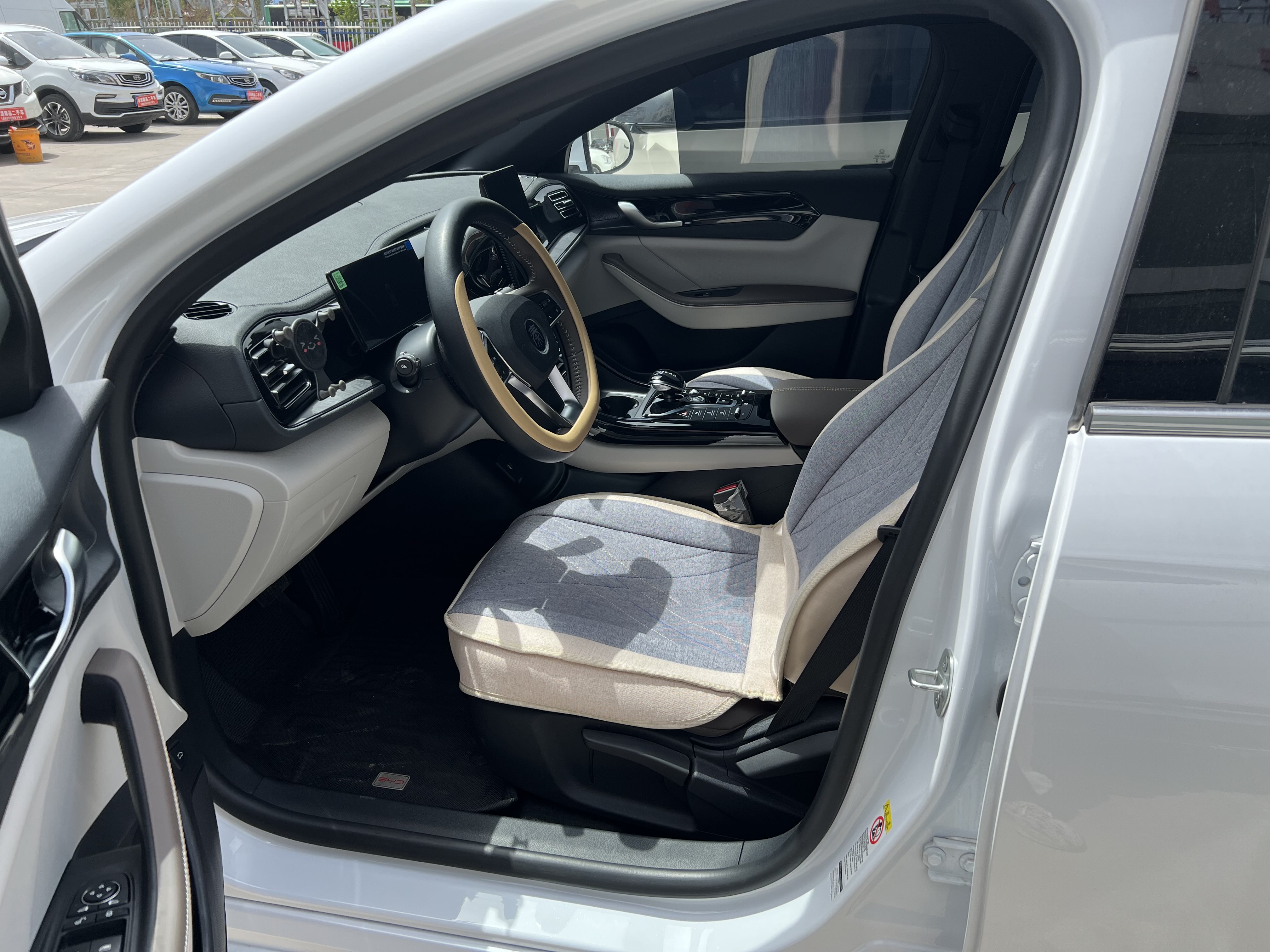 BYD Qin Plus 2025 #4 BYD Qin Plus 2025 car image #4