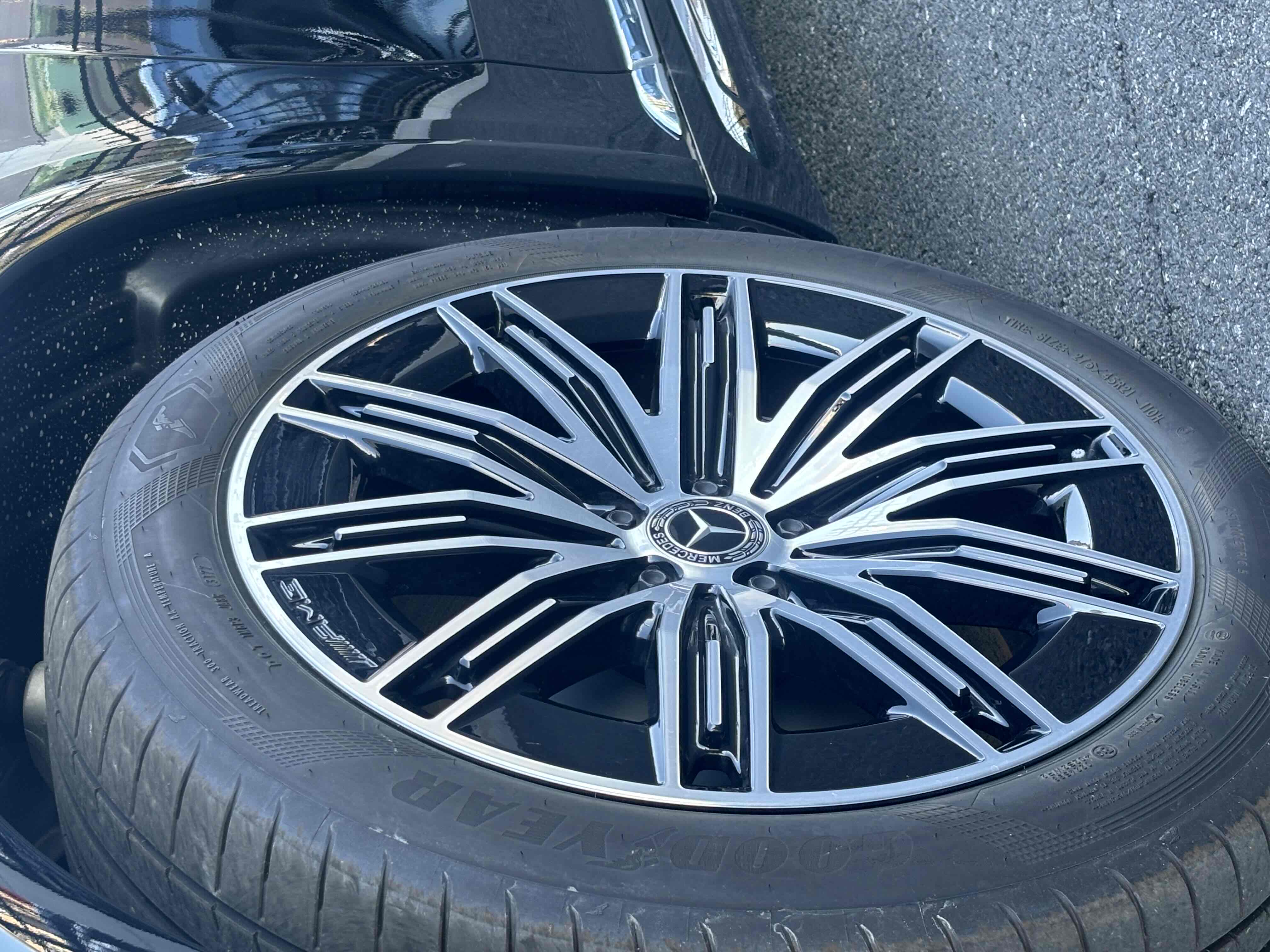 Mercedes-Benz EQS SUV 2025 car image #4