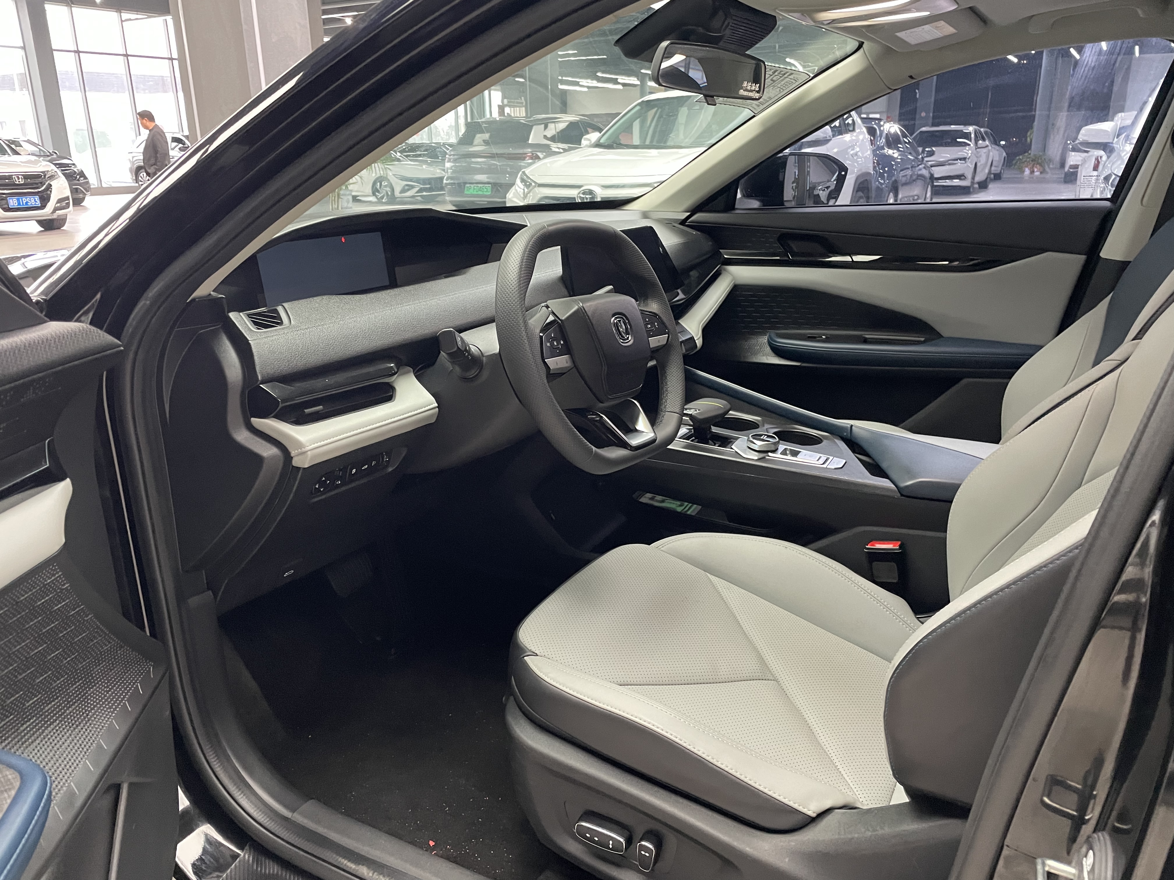 Changan UNI-K iDD 2023 car image #4