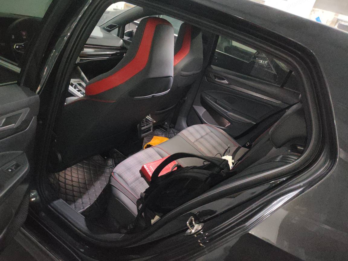 Volkswagen GolfGTI 2024 immagine di auto #4