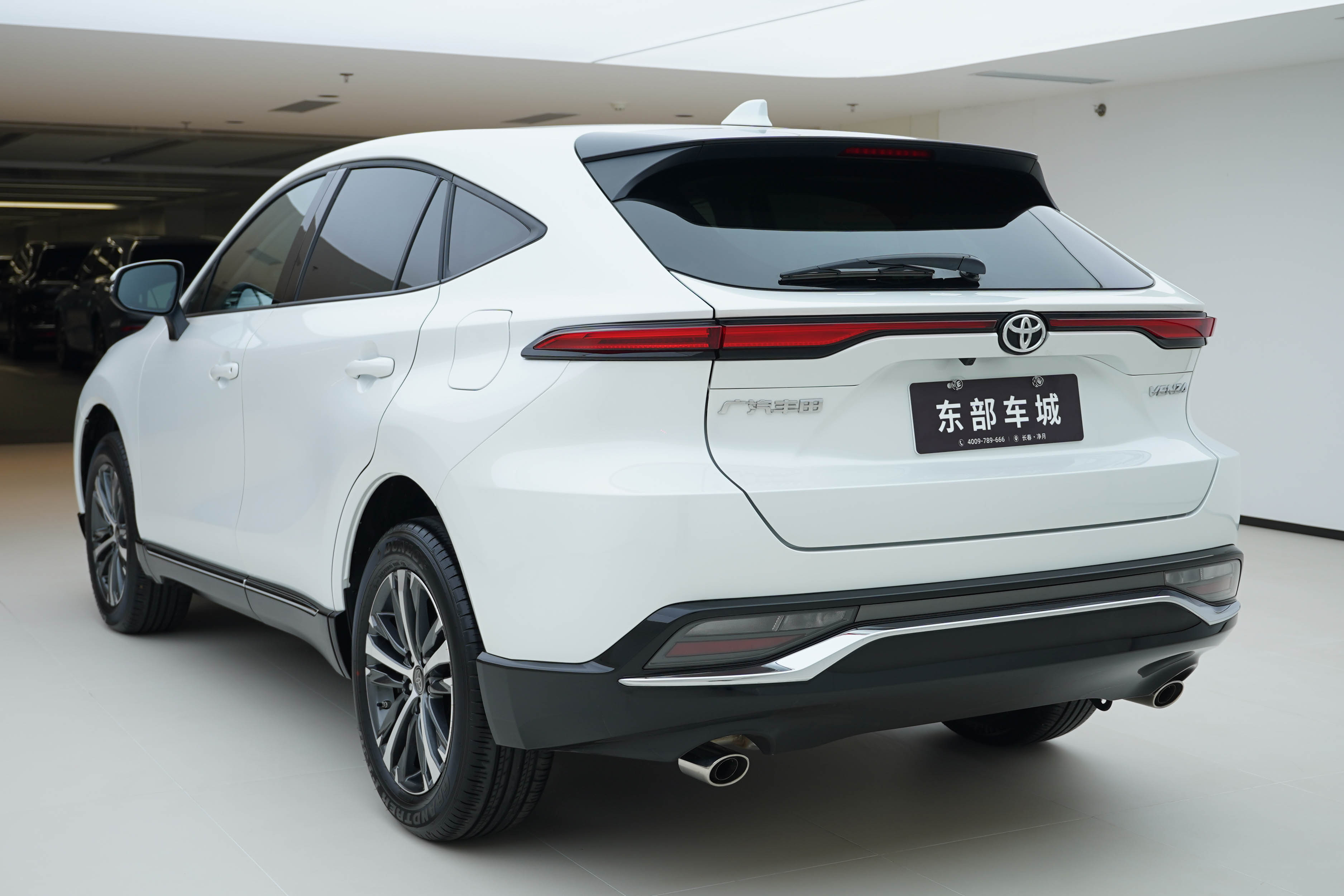 Toyota Venza 2024 صورة سيارة #4