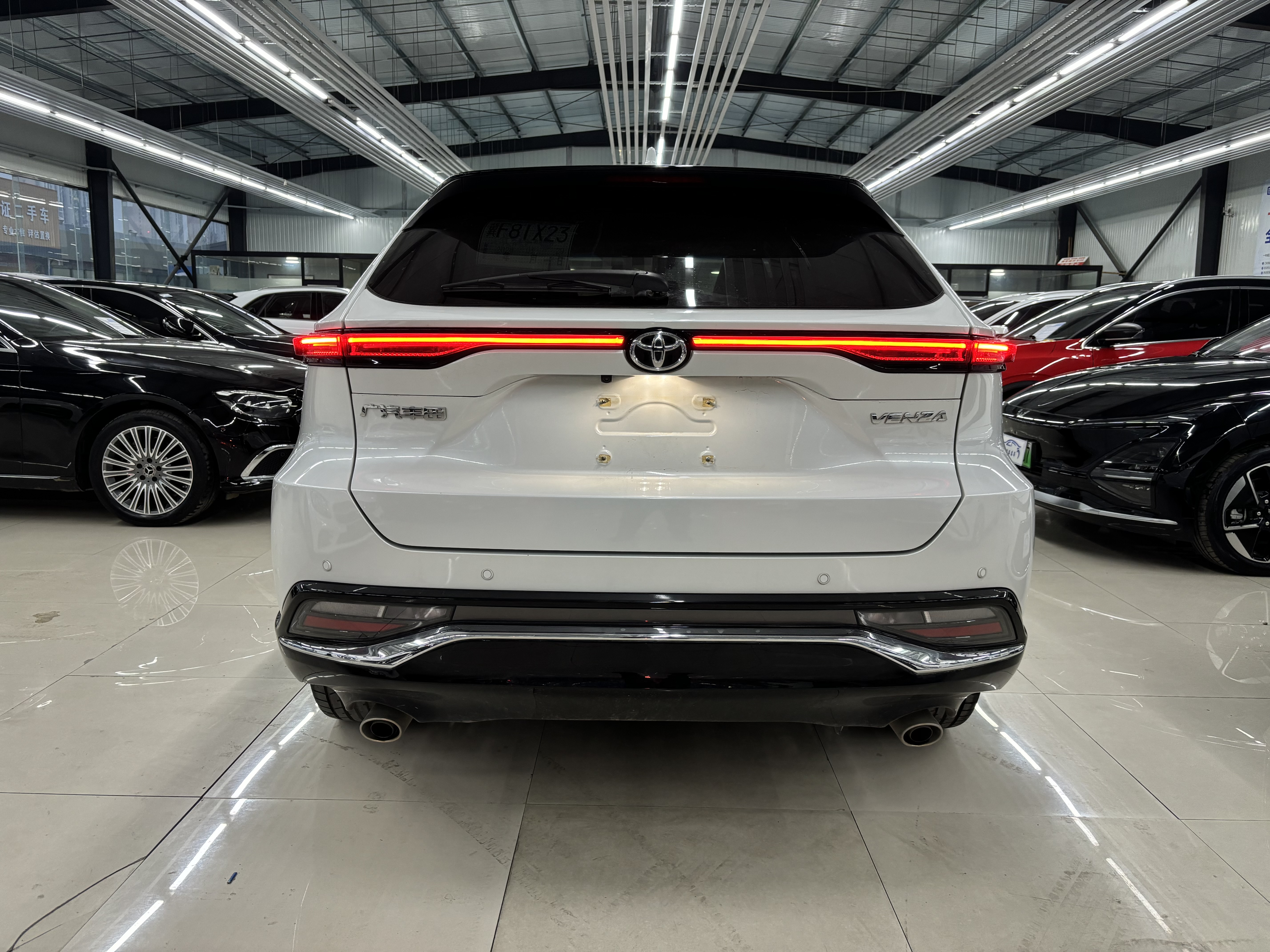 Toyota Venza 2023 immagine di auto #4