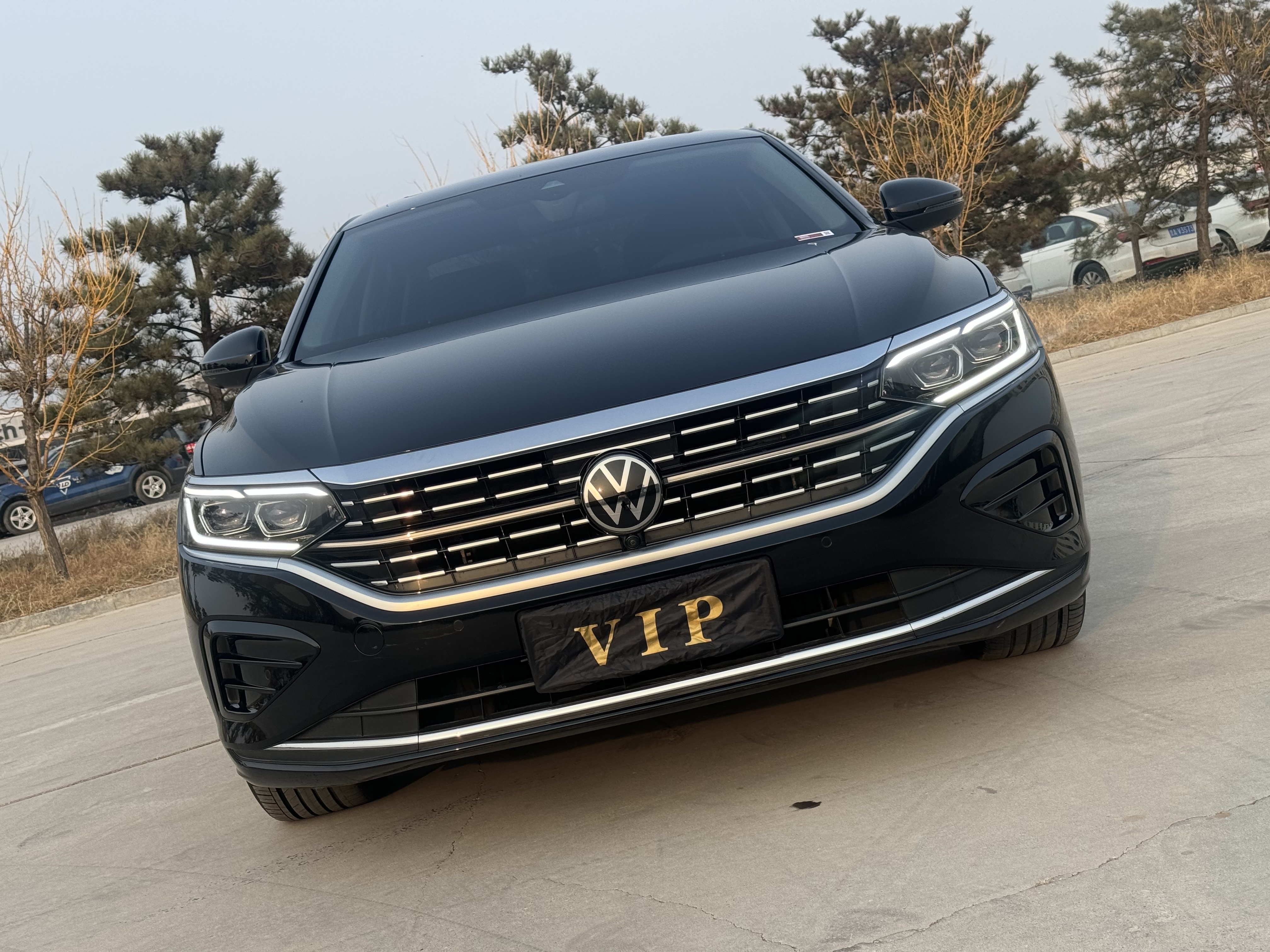 Volkswagen Passat 2023 immagine di auto #4