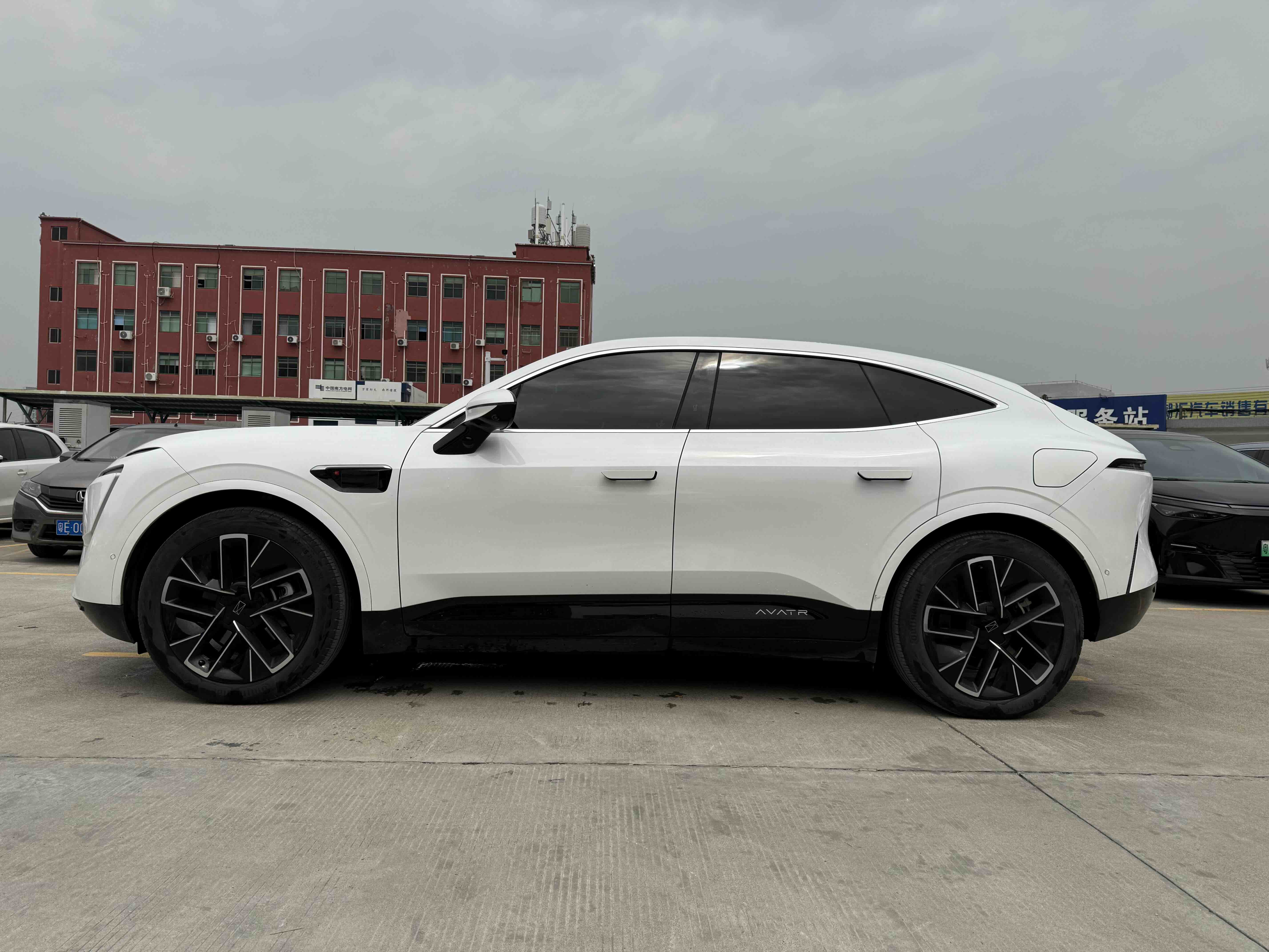 Avatr 11 2023 imagem de carro #4