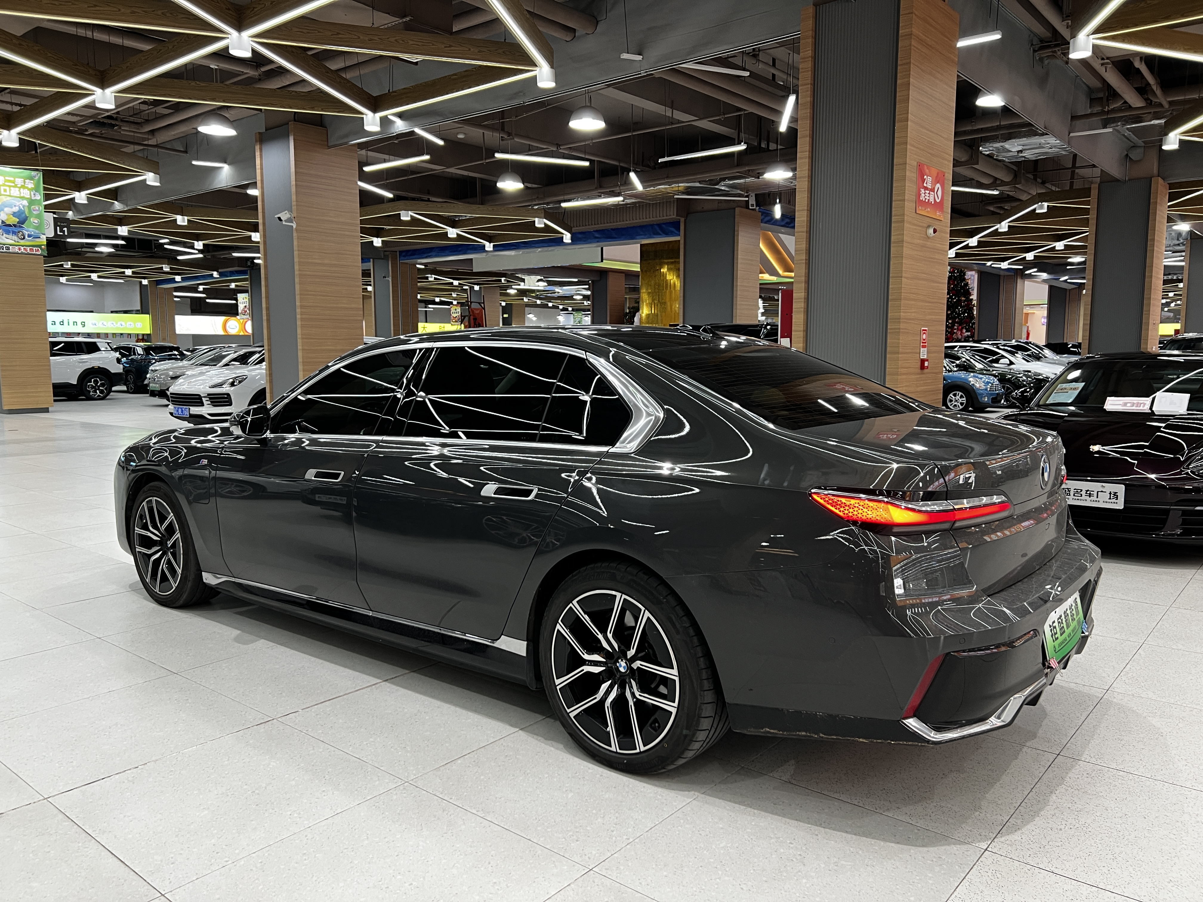 BMW i7 2023 immagine di auto #4