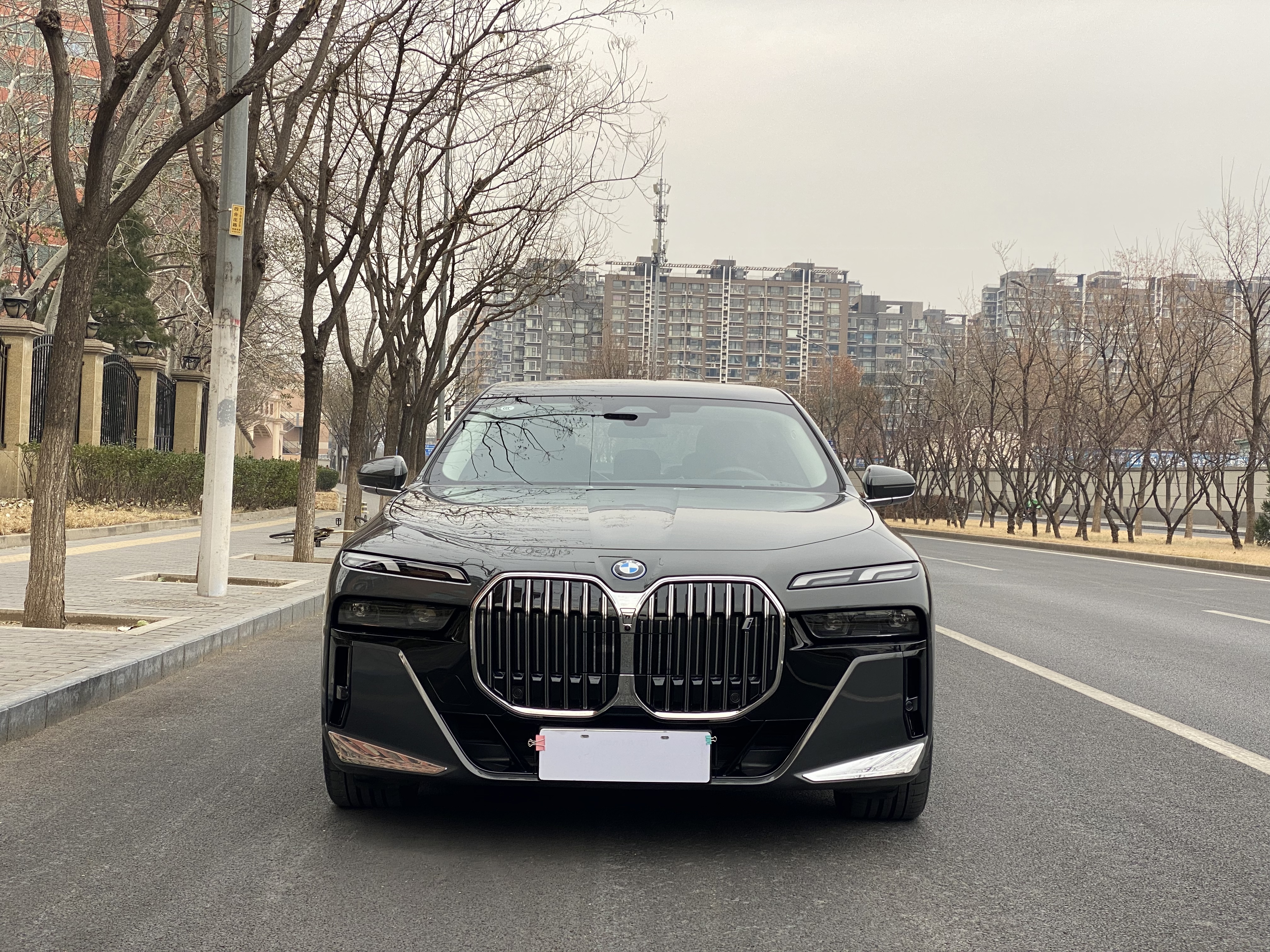 BMW i7 2023 car image #4