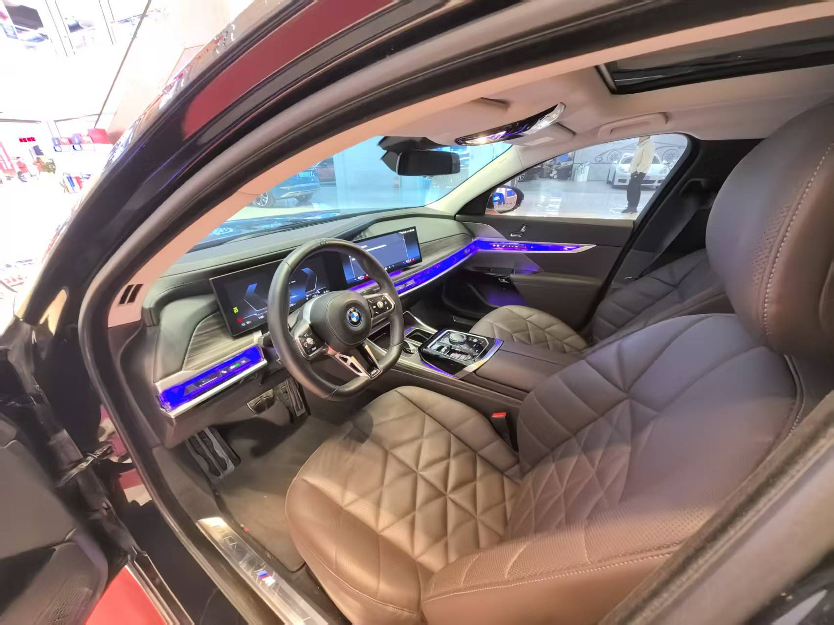 BMW i7 2023 car image #4