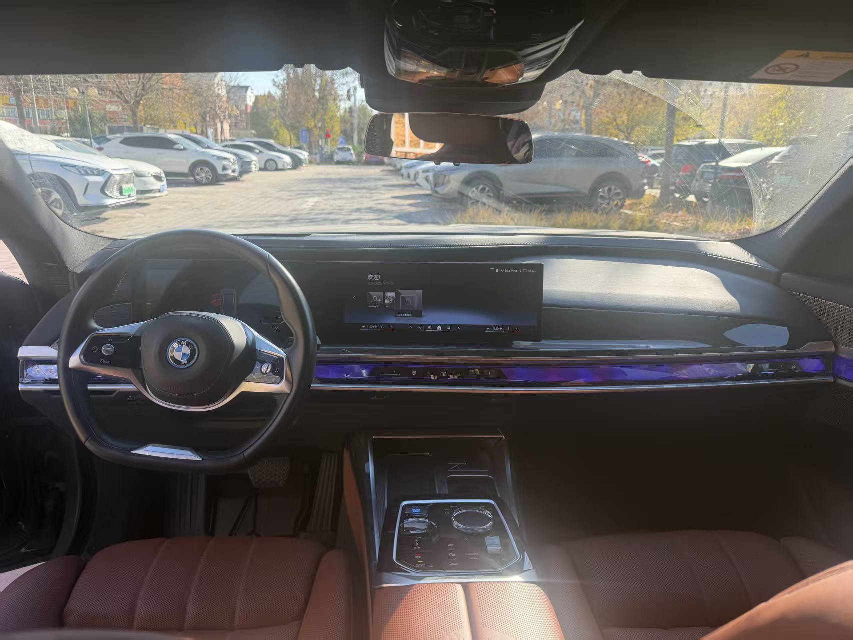 BMW i7 M70L 2024 car image #4