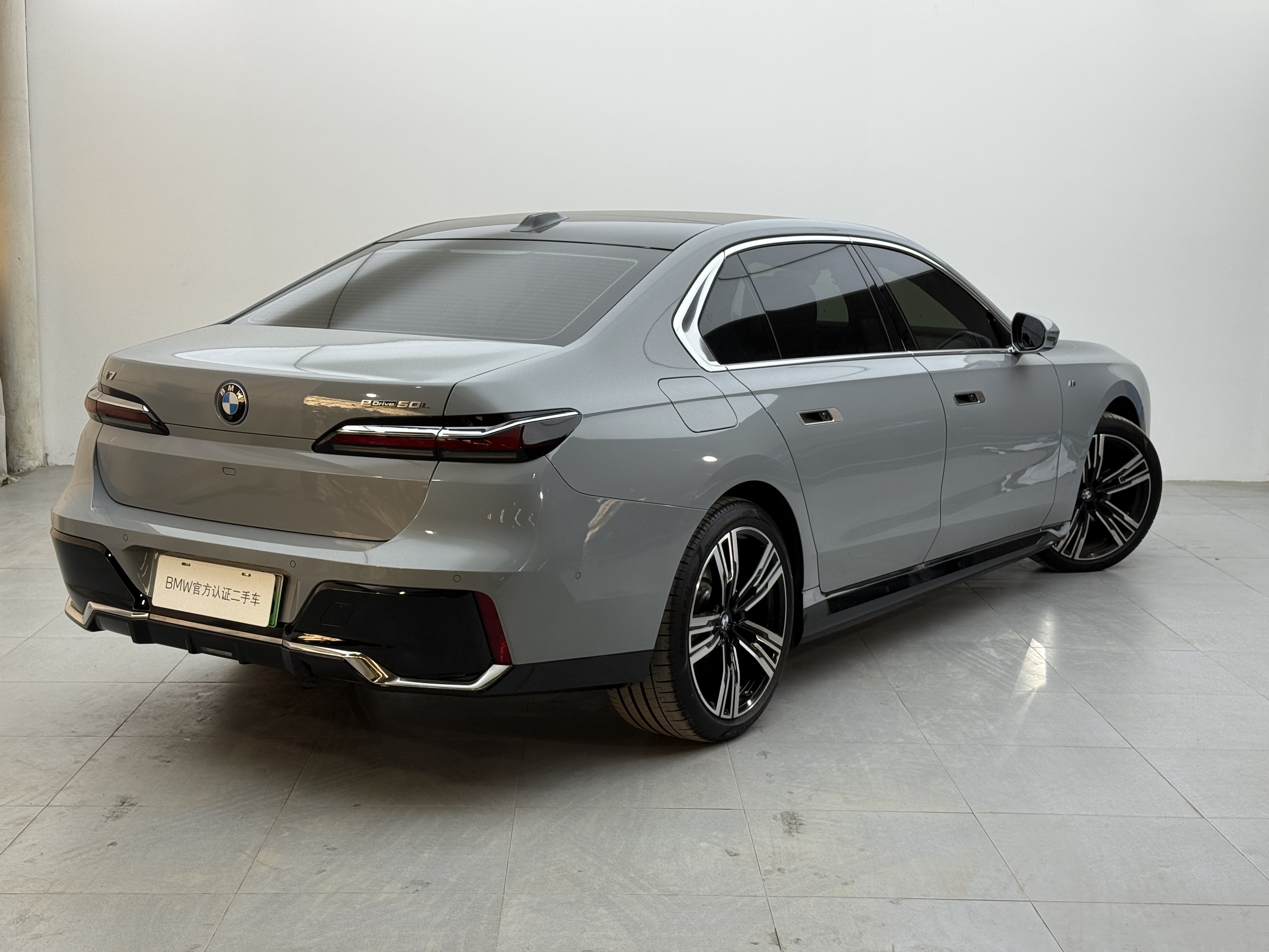 BMW i7 2025 #4 BMW i7 2025 car image #4