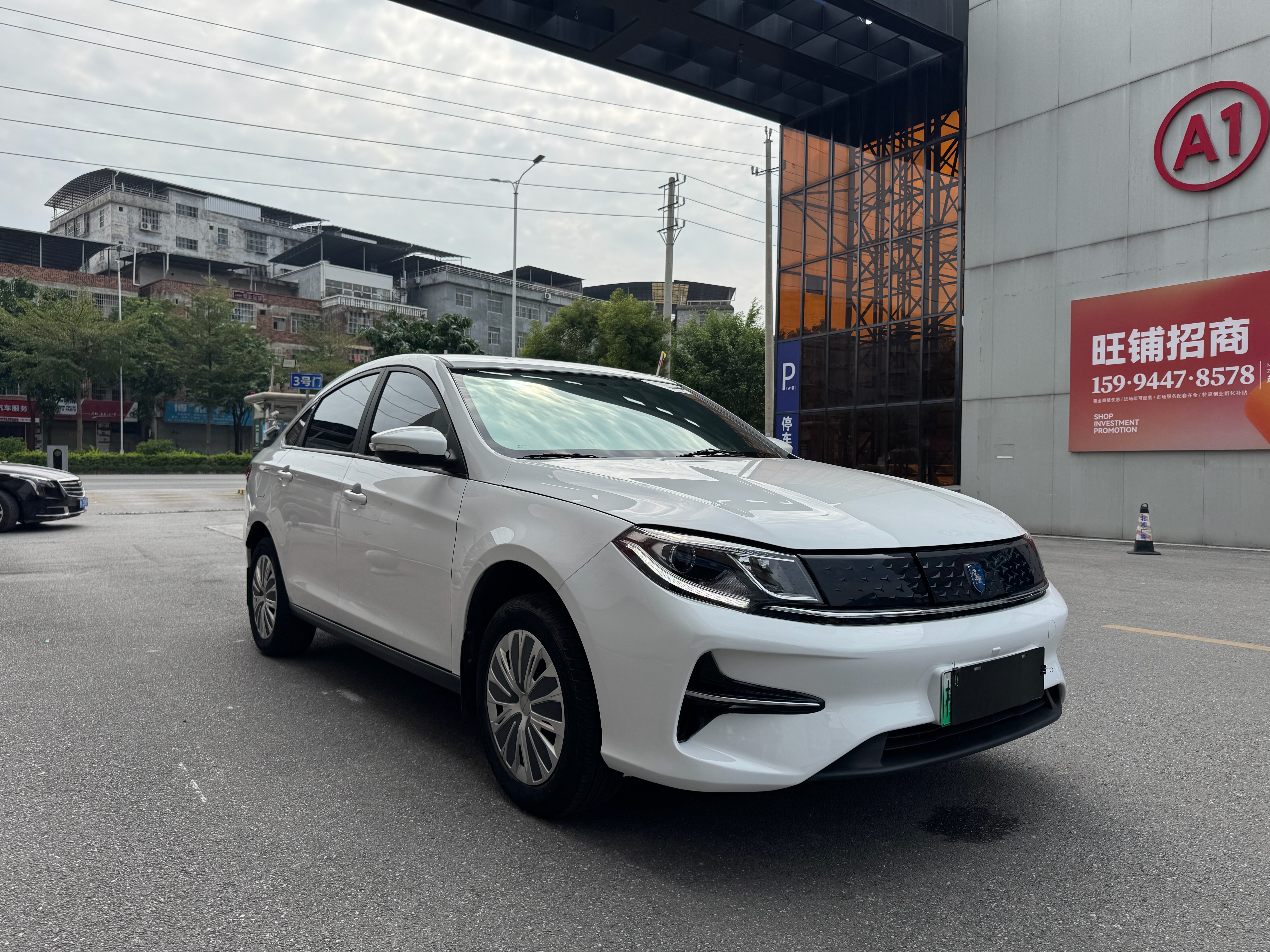 Forthing S60 EV 2023 car image #4