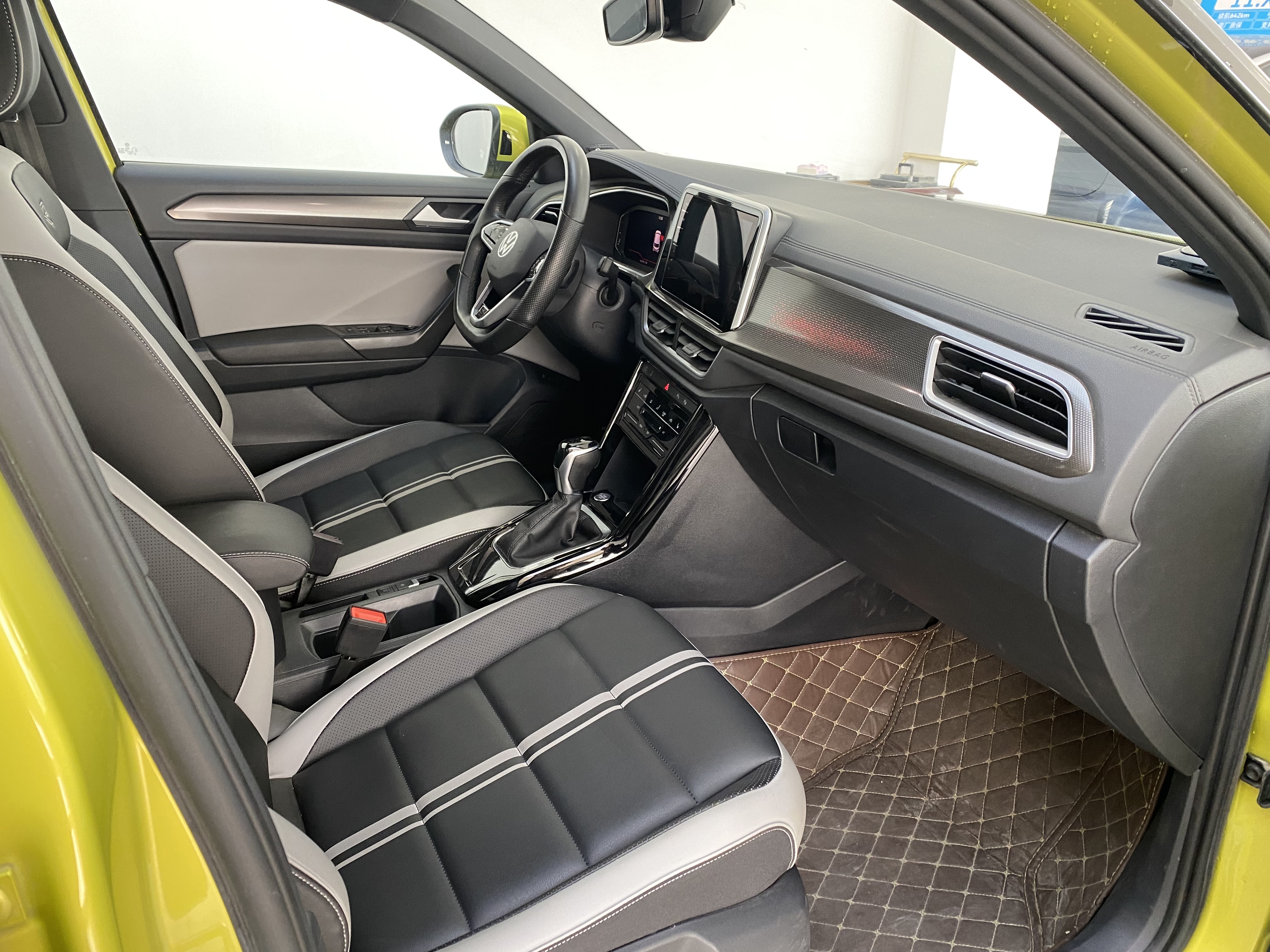 Volkswagen T-Roc 2023 immagine di auto #4